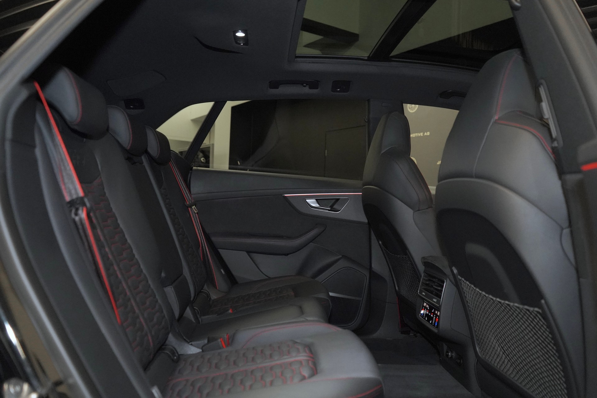 AUDI RSQ8 quattro tiptronic * Werksgarantie bis 2027, Head-UP Display, Massagesitz, 360 Kamera, Spurassist, Abstandregler, Allblack *-image-9