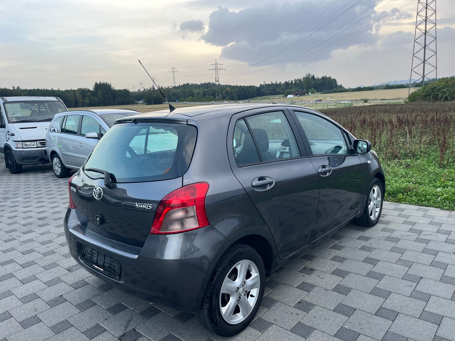 TOYOTA Yaris 1.3 Chic Multimode-image-4