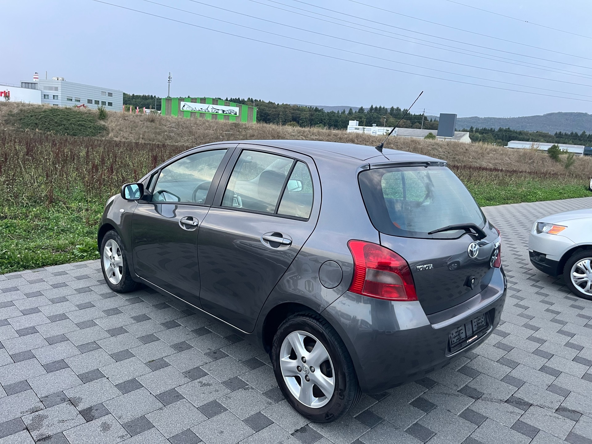 TOYOTA Yaris 1.3 Chic Multimode-image-7