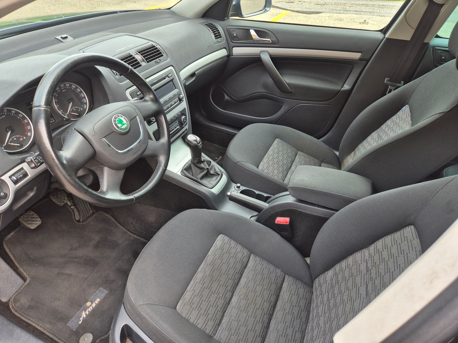 SKODA Octavia Combi 2.0 TDI Ambition 4x4-image-6
