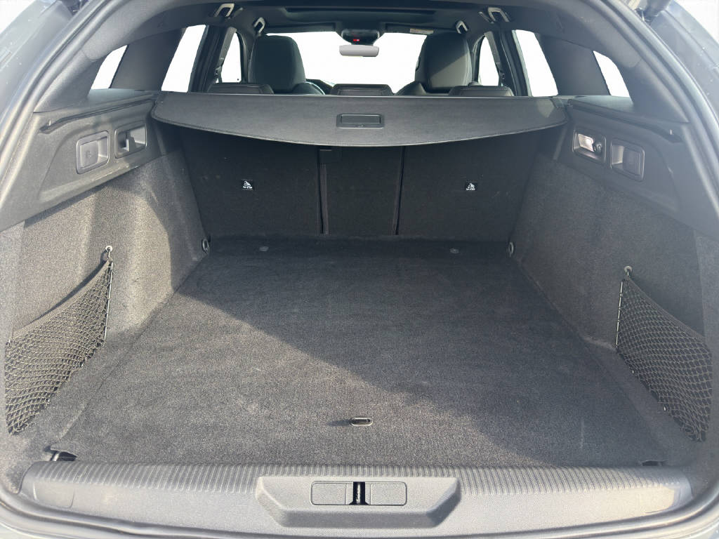 PEUGEOT 308 SW 1.6 PHEV 180 GT-image-8