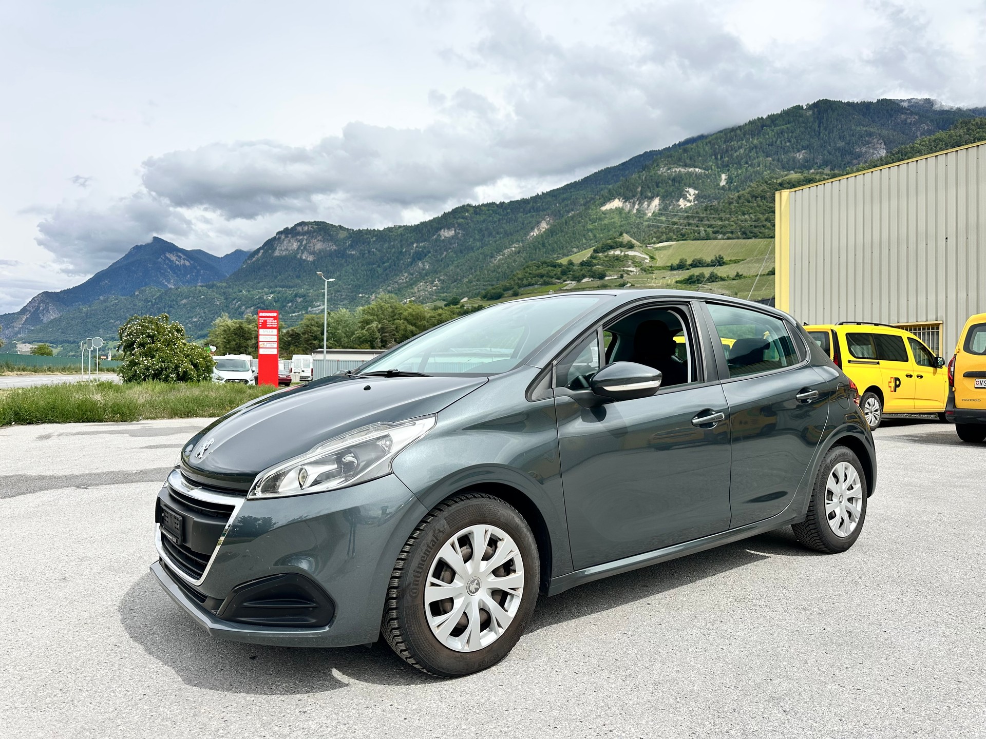PEUGEOT 208 1.2 PureTech Active-image-1