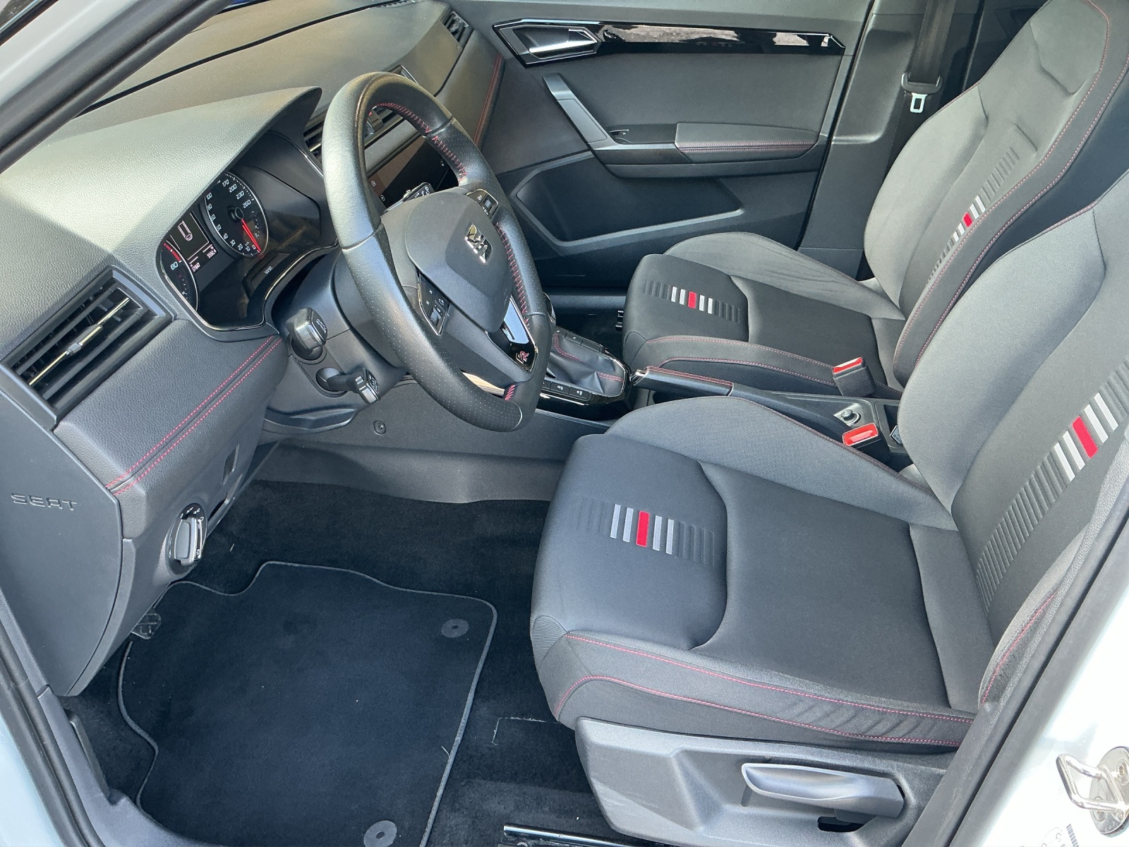 SEAT Arona 1.5 TSI Evo FR-image-4