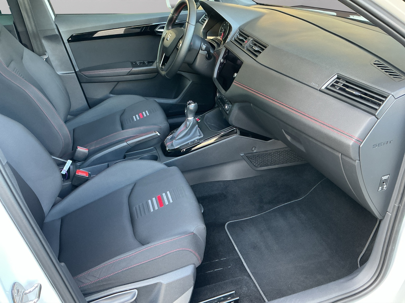 SEAT Arona 1.5 TSI Evo FR-image-10
