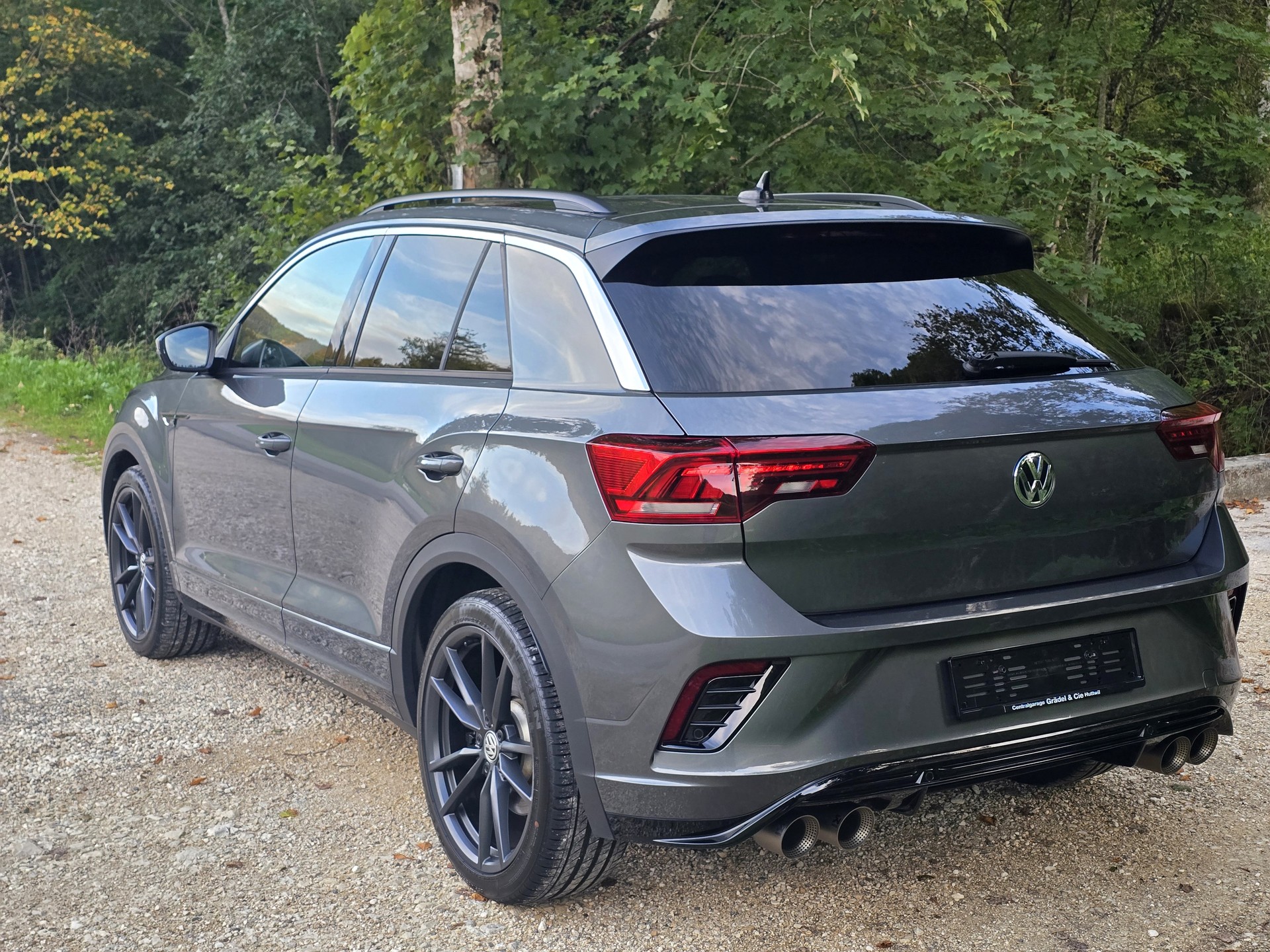 VW T-Roc 2.0 TSI R DSG 4Motion 301PS-image-2