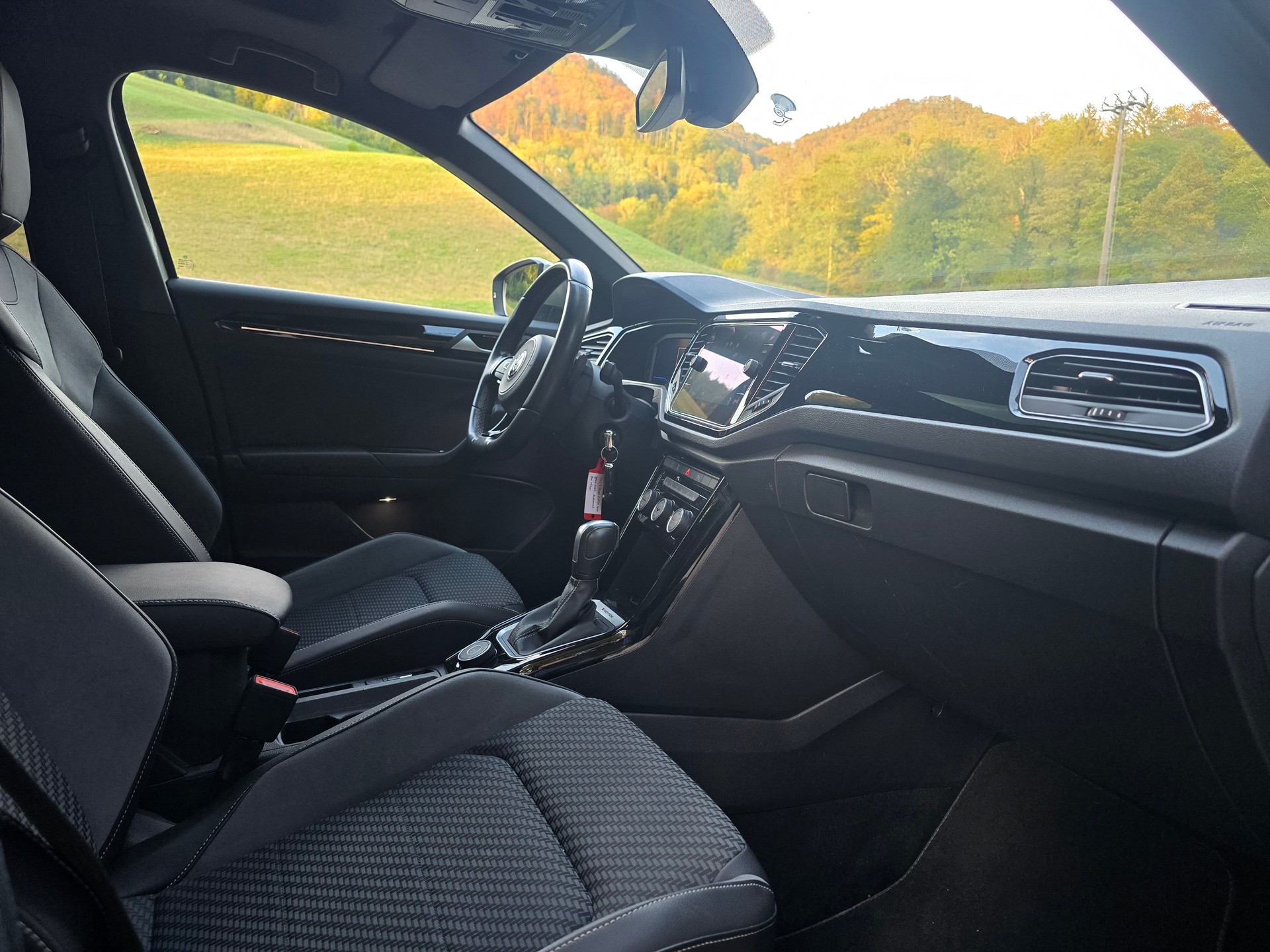 VW T-Roc 2.0 TSI R DSG 4Motion 301PS-image-11