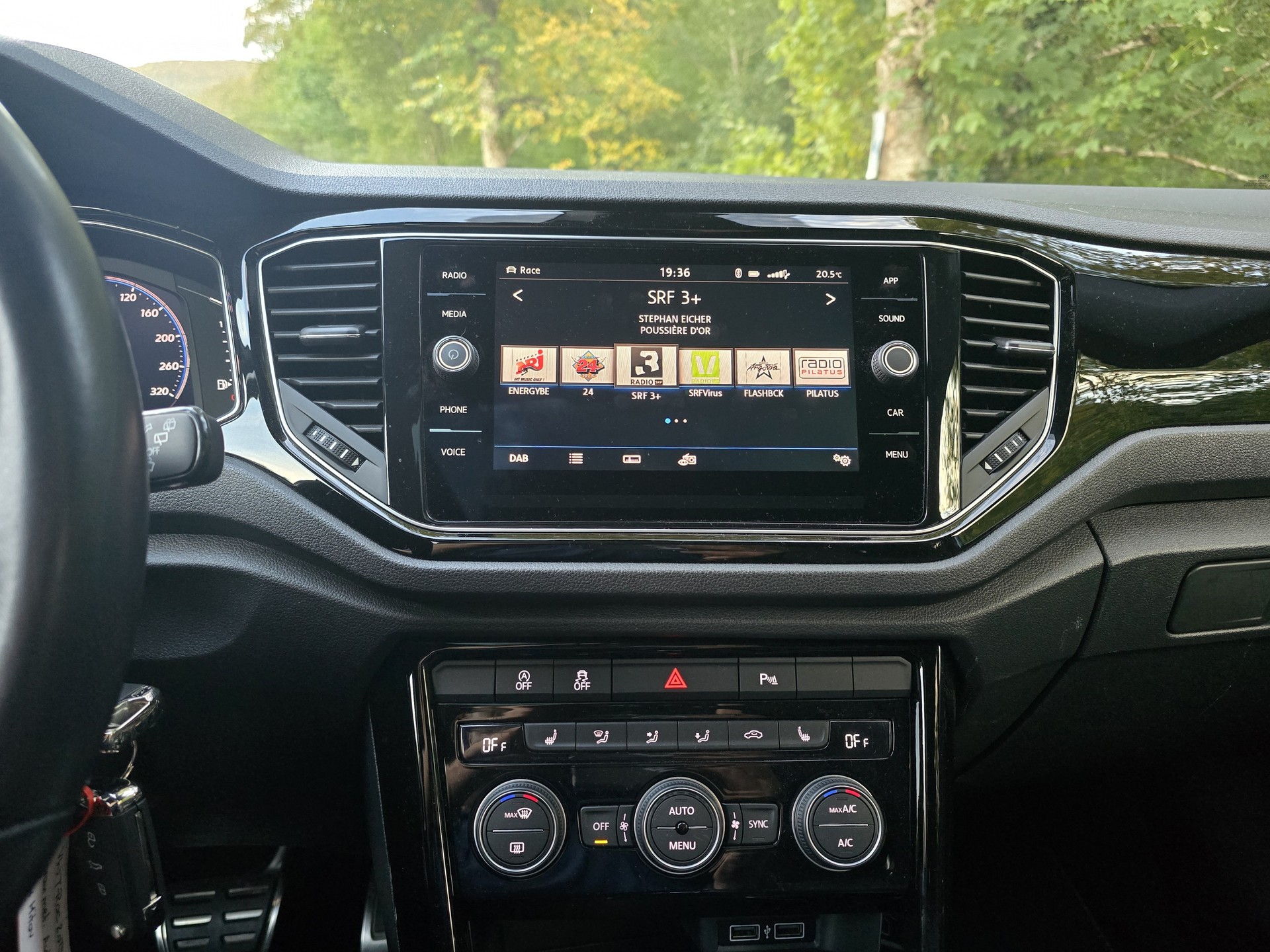 VW T-Roc 2.0 TSI R DSG 4Motion 301PS-image-5