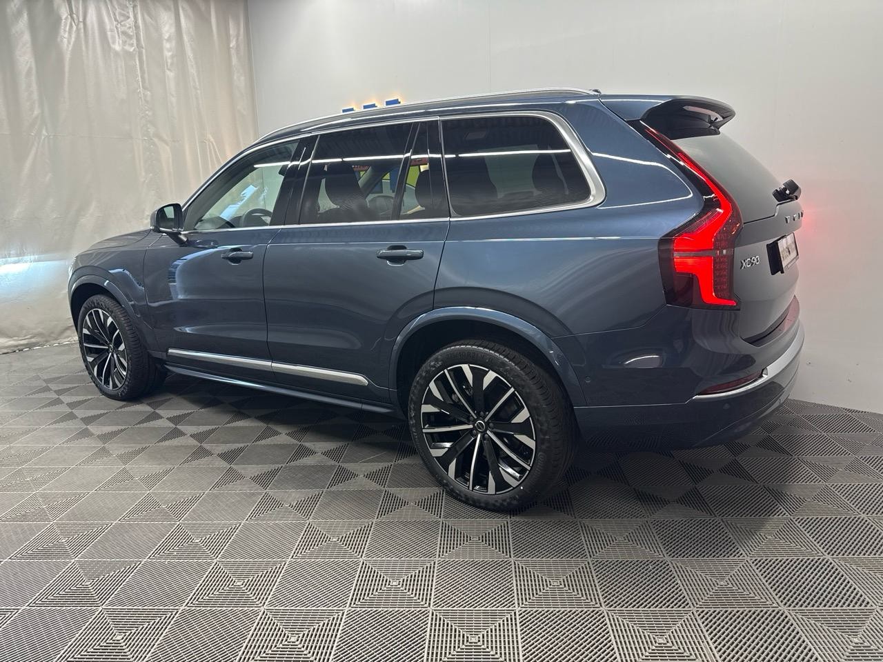VOLVO XC90 B5 Benzin Mild Hybrid AWD Plus Bright Geartronic-image-1