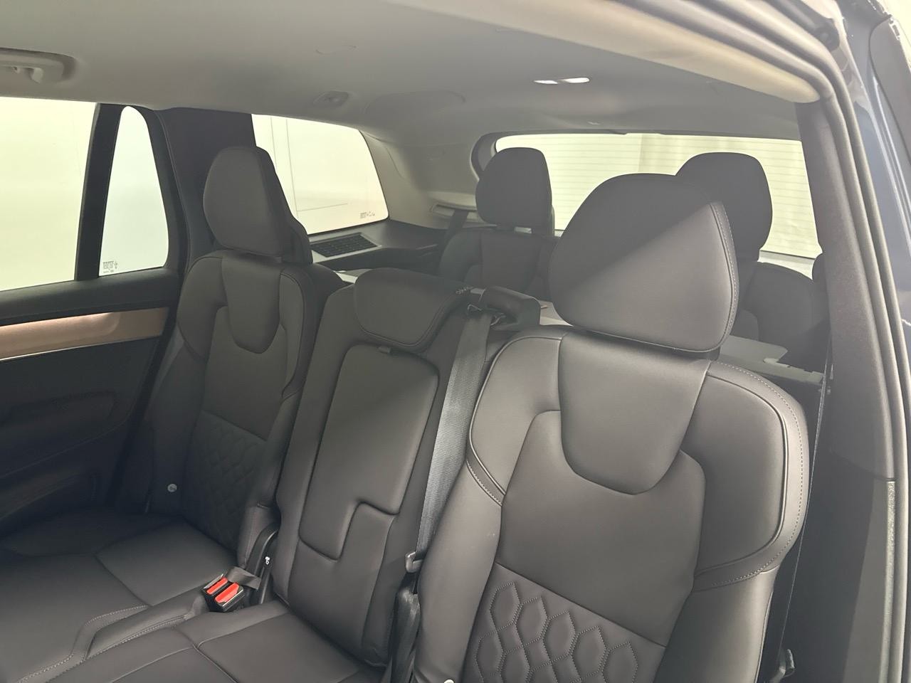 VOLVO XC90 B5 Benzin Mild Hybrid AWD Plus Bright Geartronic-image-11