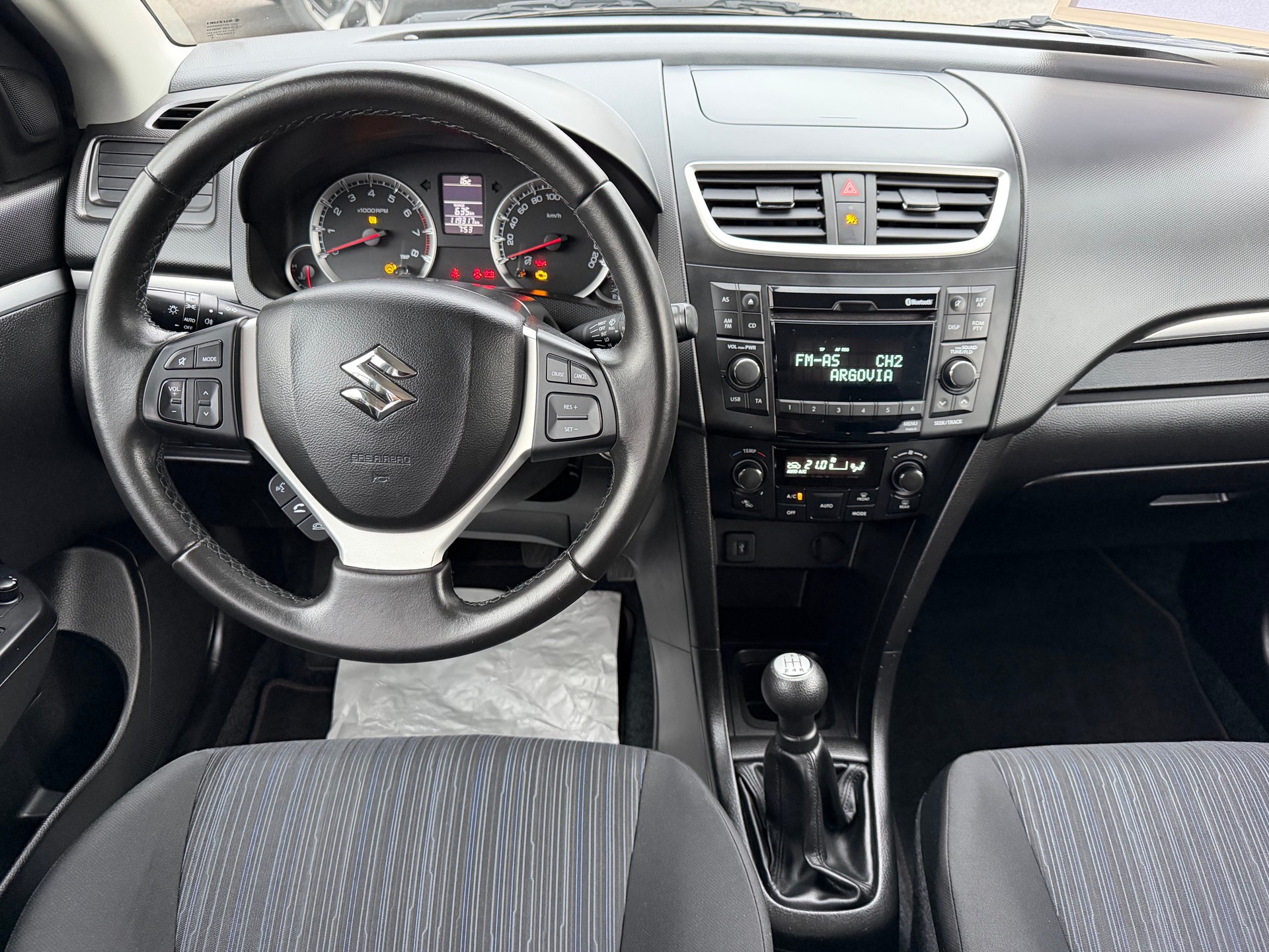 SUZUKI Swift 1.2i 16V PizSulai Top 4x4-image-4
