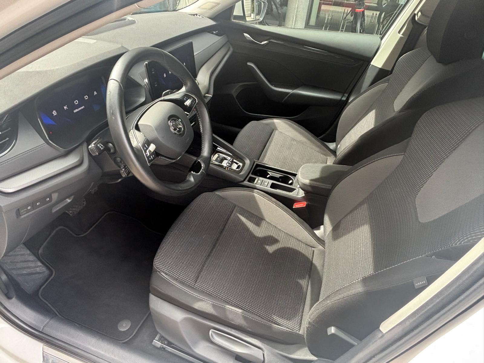 SKODA Octavia Combi 2.0 TDI DSG Ambition 4x4-image-8