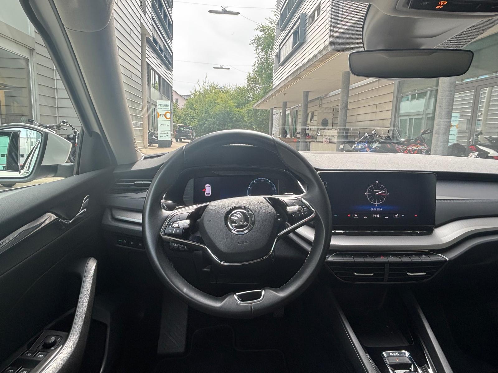SKODA Octavia Combi 2.0 TDI DSG Ambition 4x4-image-9