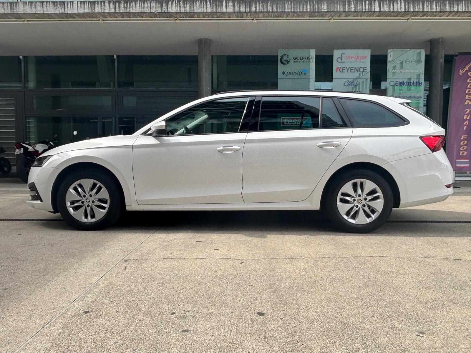 SKODA Octavia Combi 2.0 TDI DSG Ambition 4x4-image-1