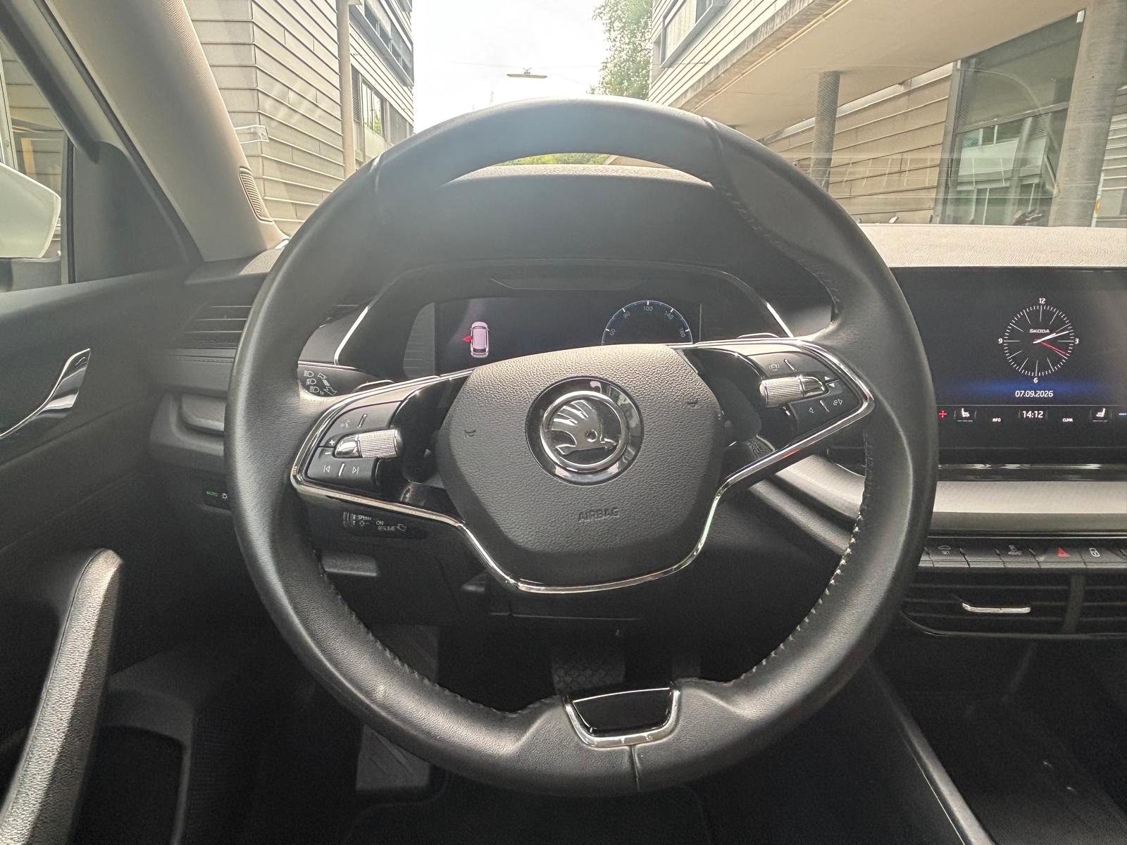 SKODA Octavia Combi 2.0 TDI DSG Ambition 4x4-image-10