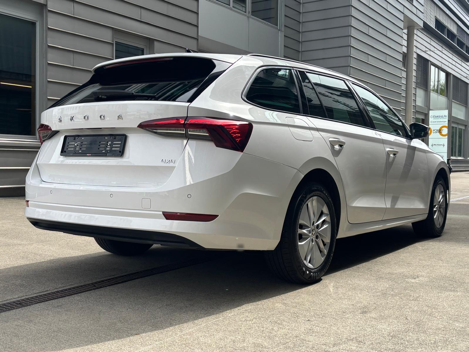 SKODA Octavia Combi 2.0 TDI DSG Ambition 4x4-image-4