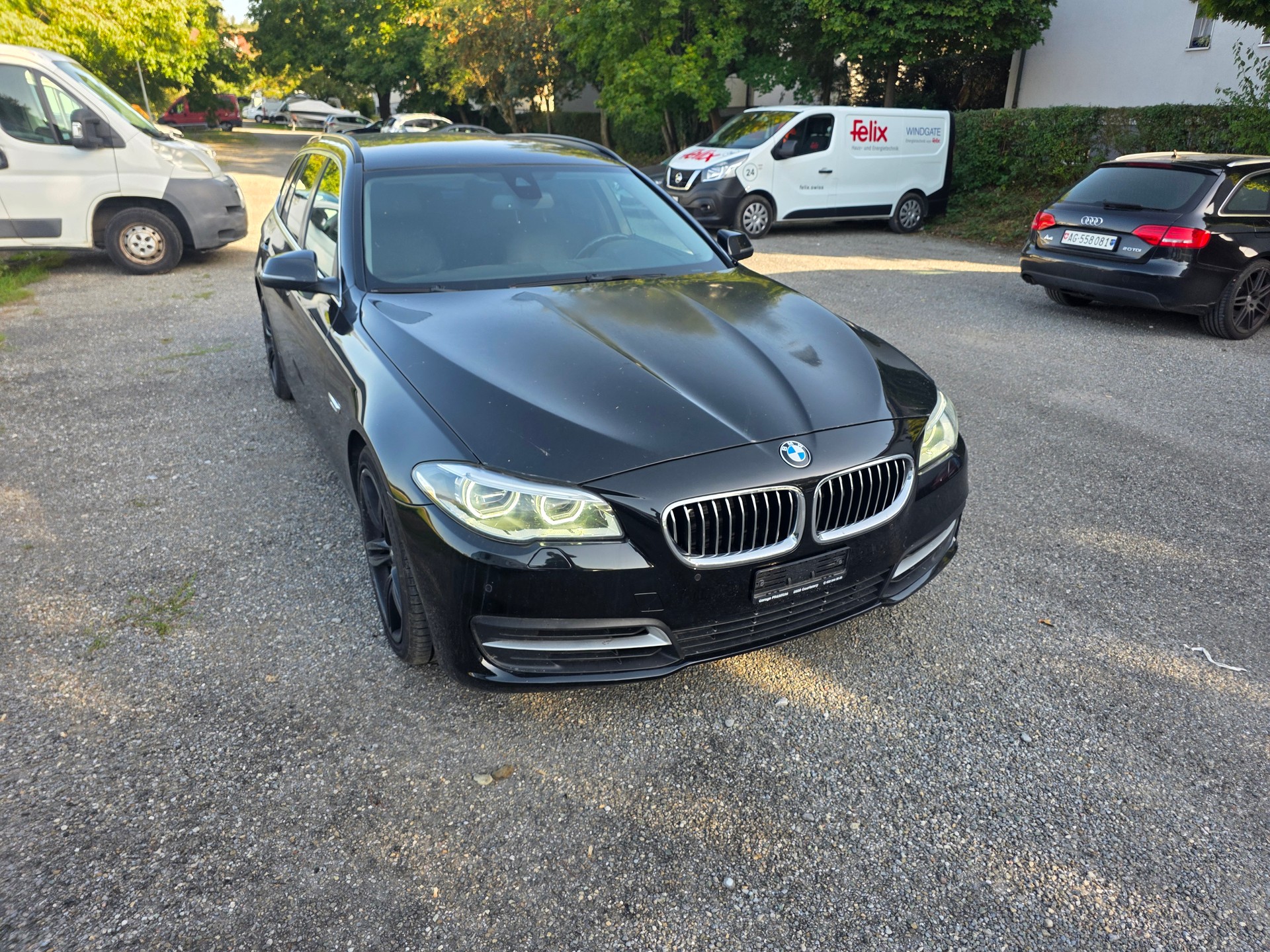 BMW 520d Touring xDrive Modern Line Steptronic-image-1