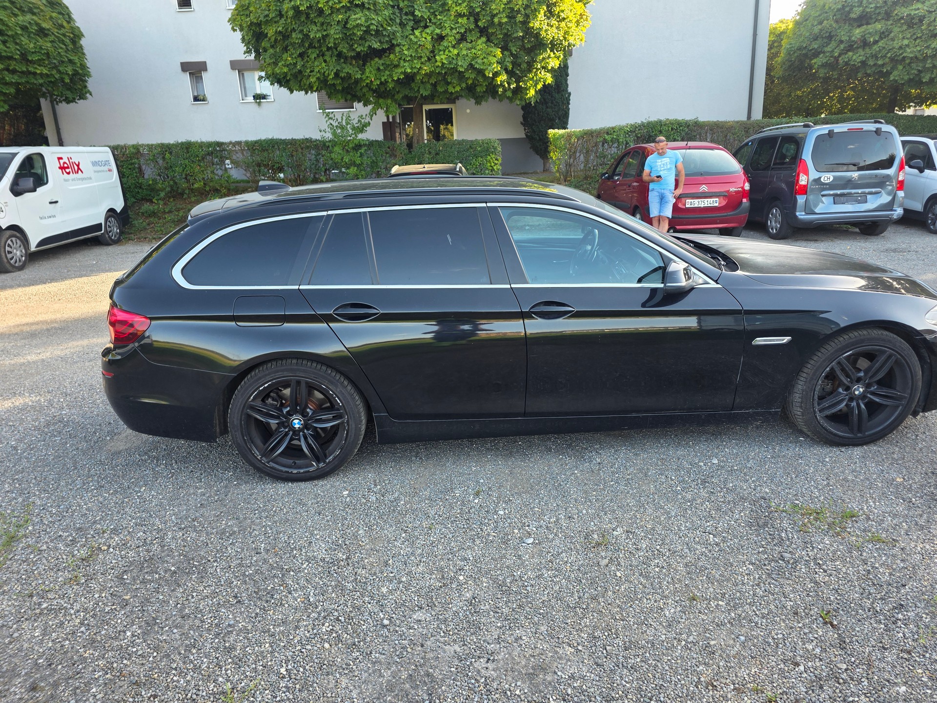 BMW 520d Touring xDrive Modern Line Steptronic-image-2