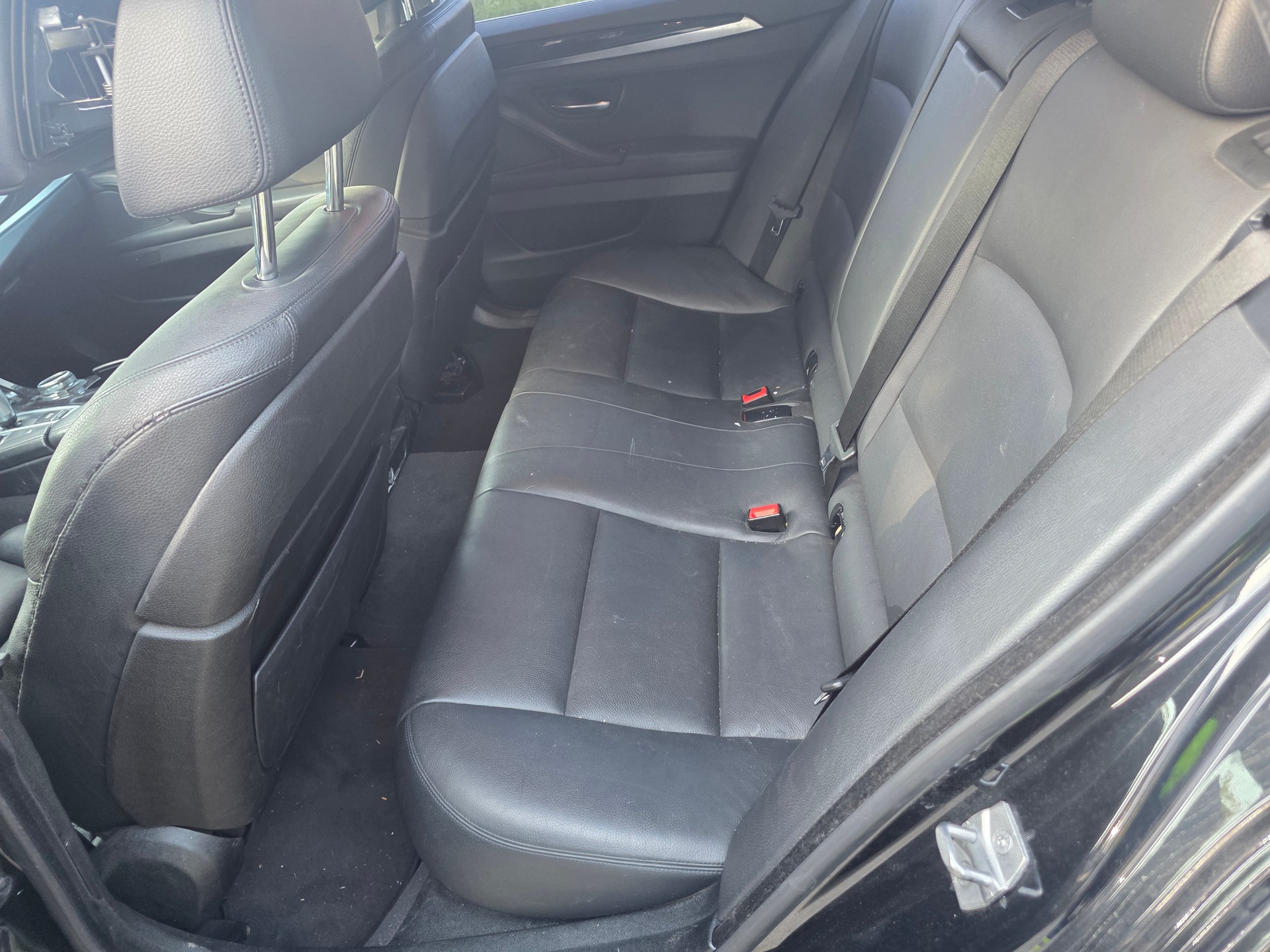 BMW 520d Touring xDrive Modern Line Steptronic-image-7