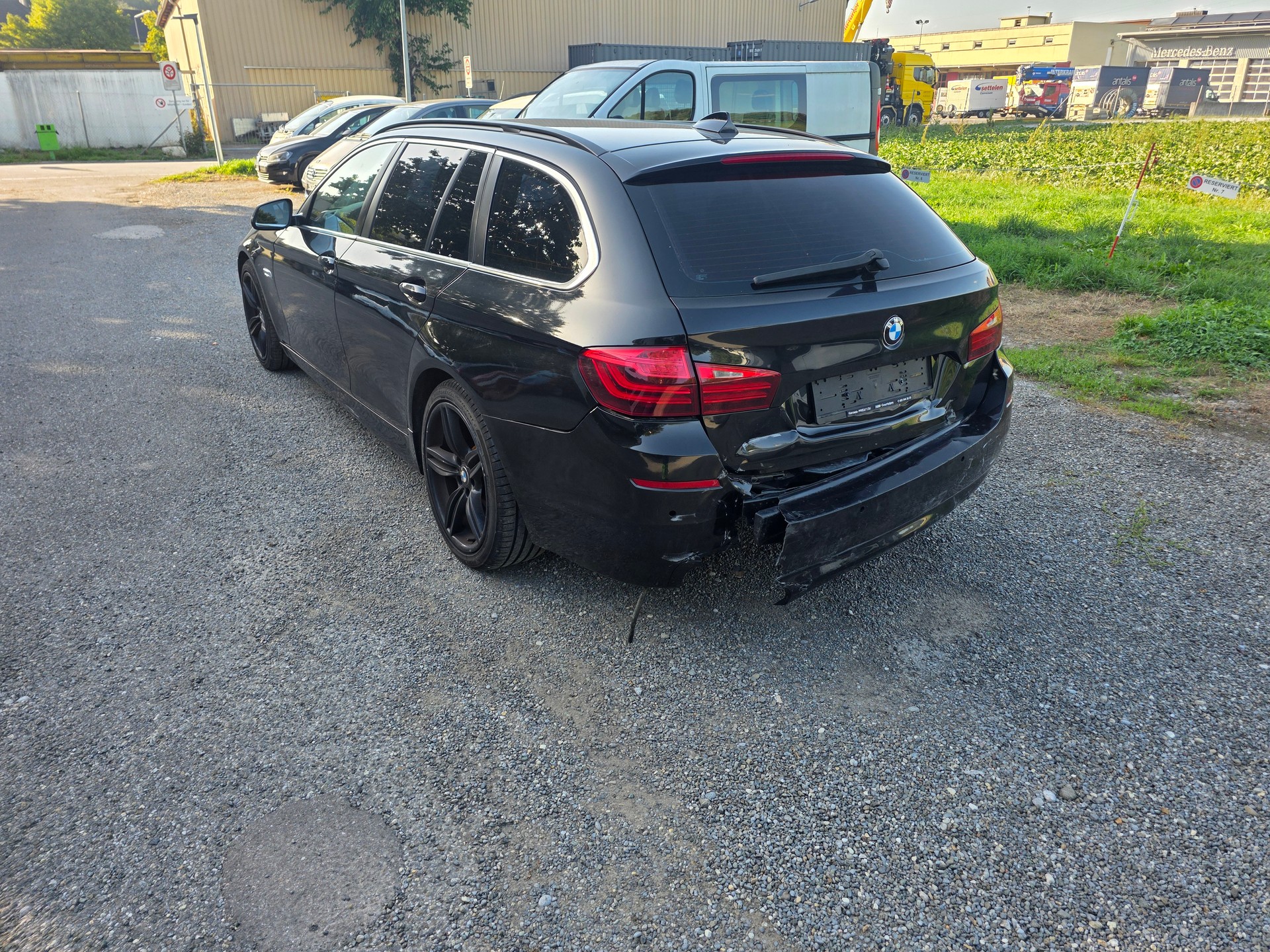 BMW 520d Touring xDrive Modern Line Steptronic-image-15