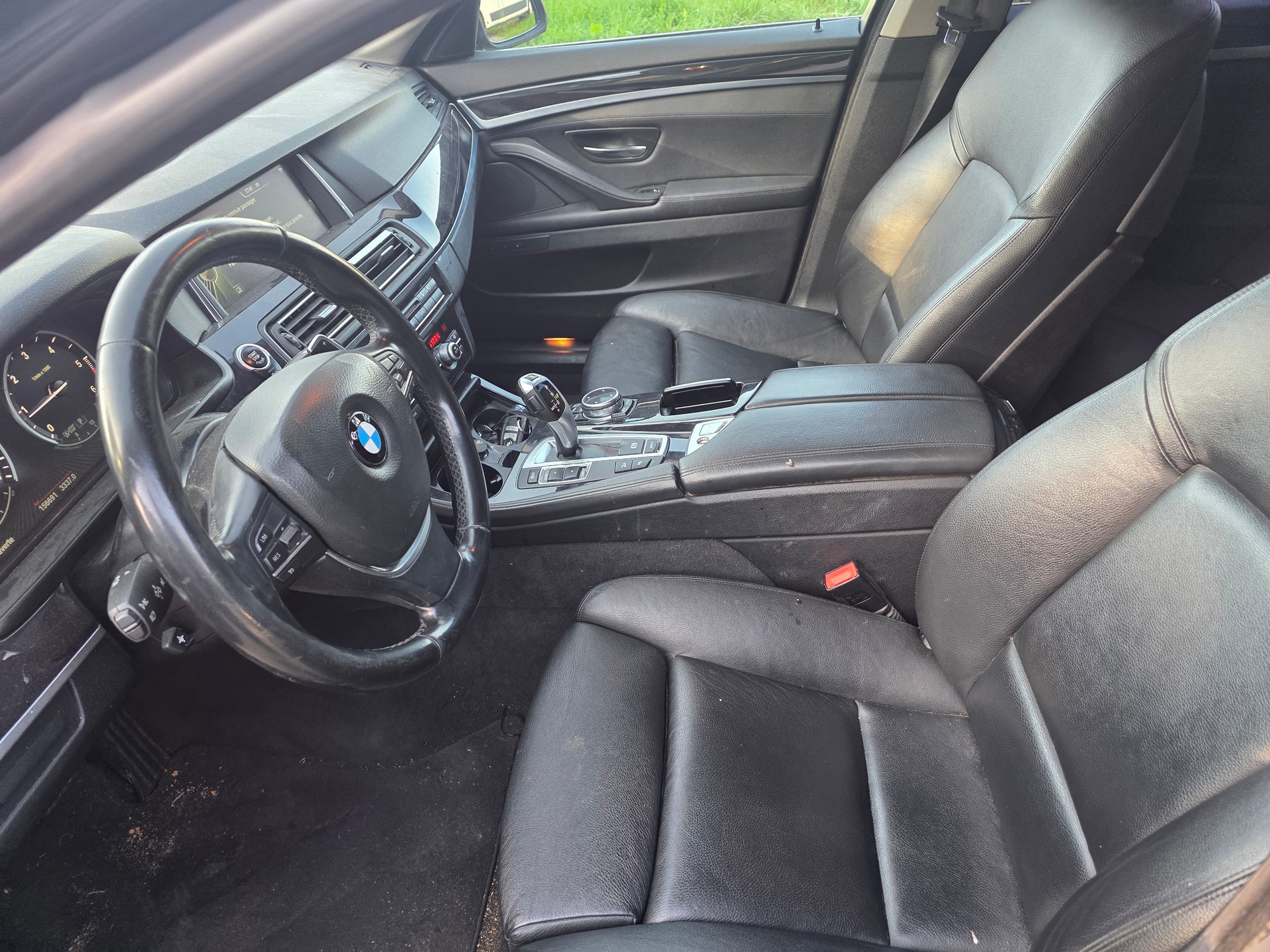 BMW 520d Touring xDrive Modern Line Steptronic-image-11