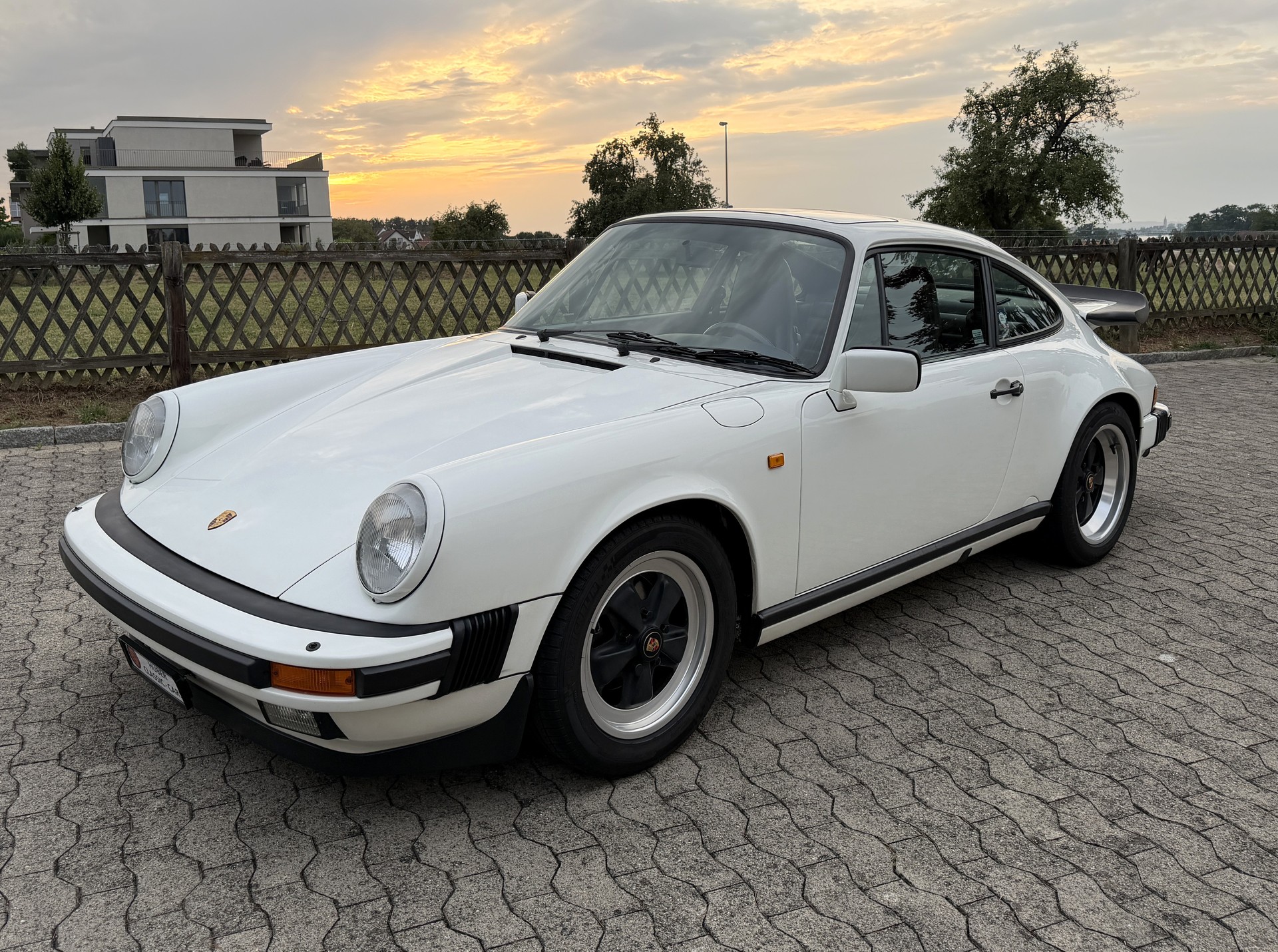 PORSCHE 911 Carrera-image-0