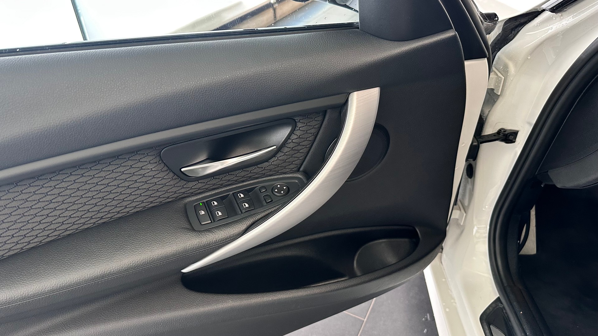 BMW 320d xDrive SAG-image-20
