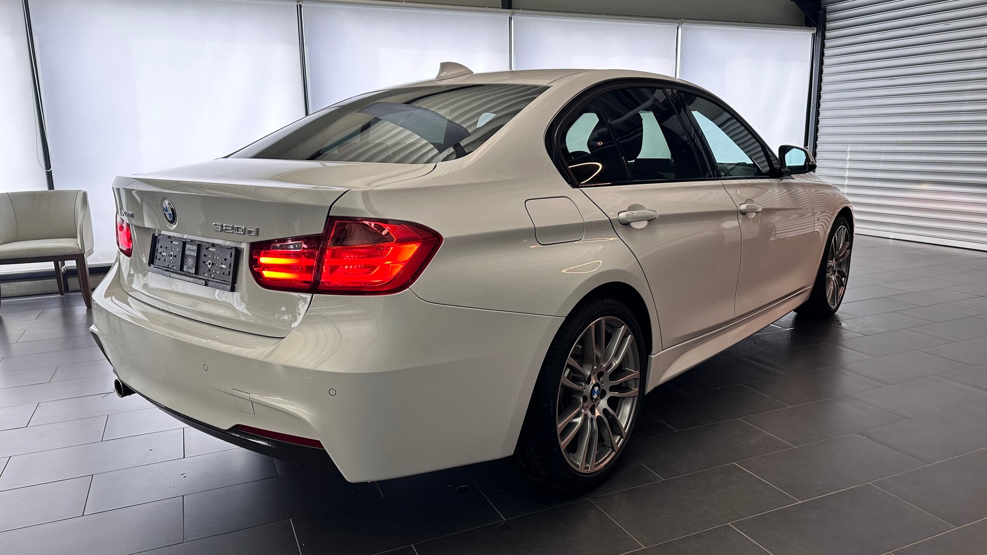 BMW 320d xDrive SAG-image-3