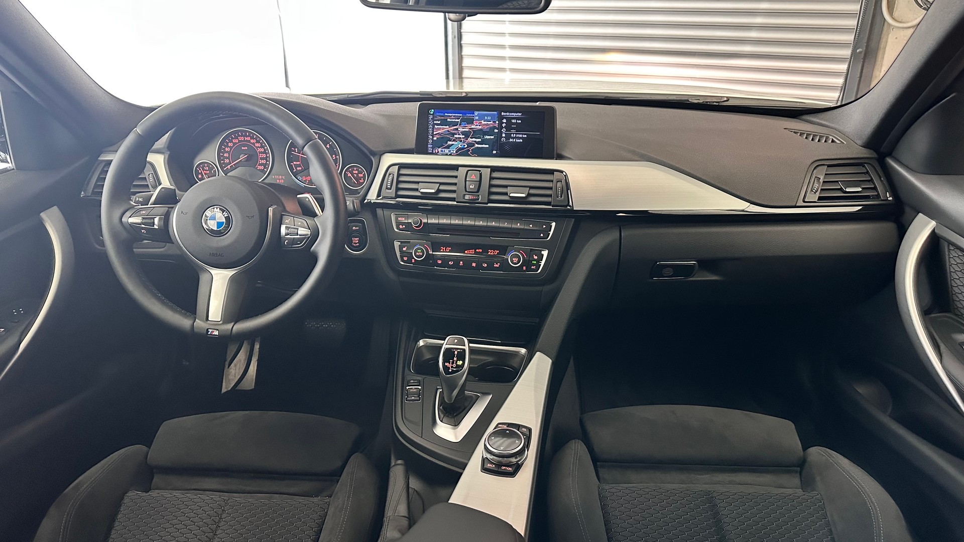 BMW 320d xDrive SAG-image-26