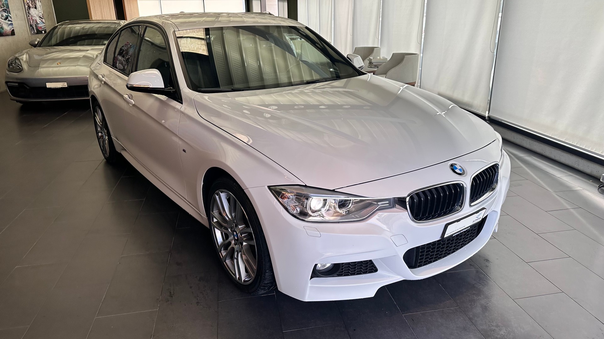 BMW 320d xDrive SAG-image-18