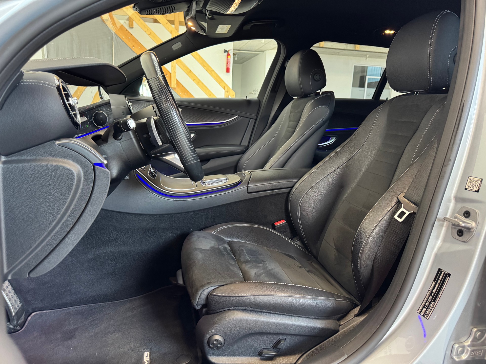 MERCEDES-BENZ E 220 d T AMG Line 9G-Tronic-image-9