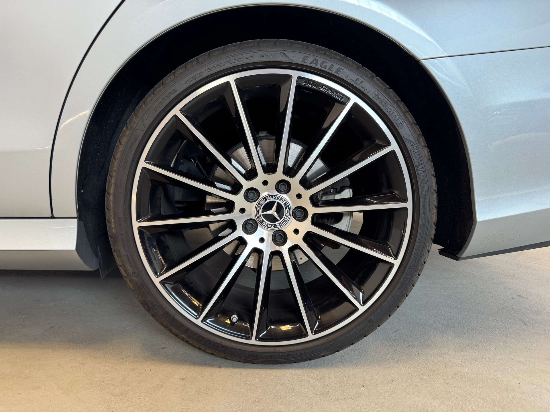 MERCEDES-BENZ E 220 d T AMG Line 9G-Tronic-image-8
