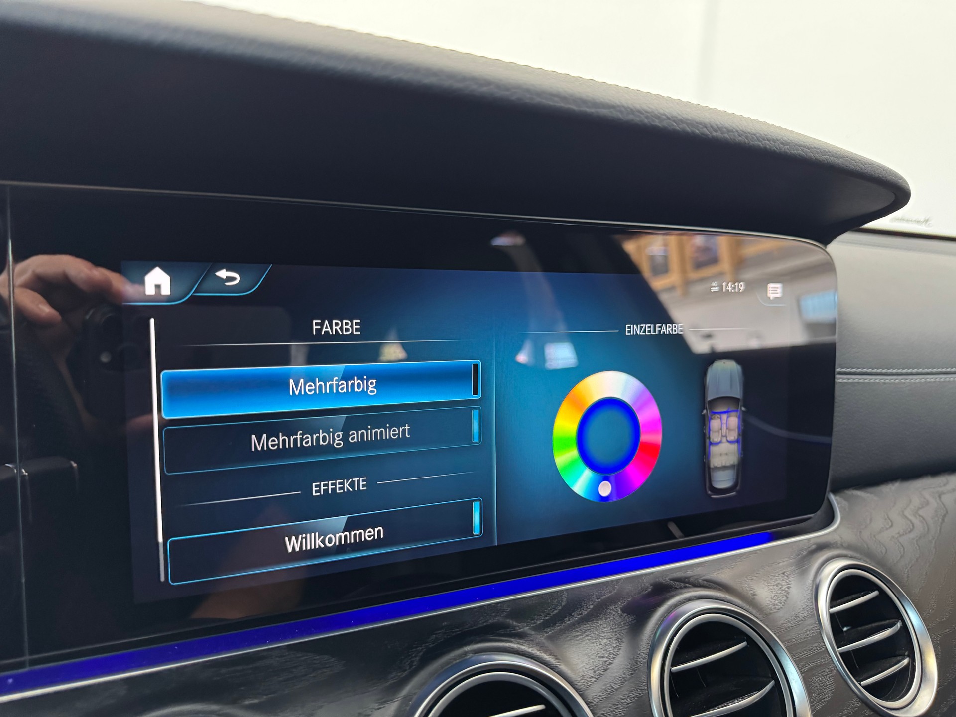 MERCEDES-BENZ E 220 d T AMG Line 9G-Tronic-image-20