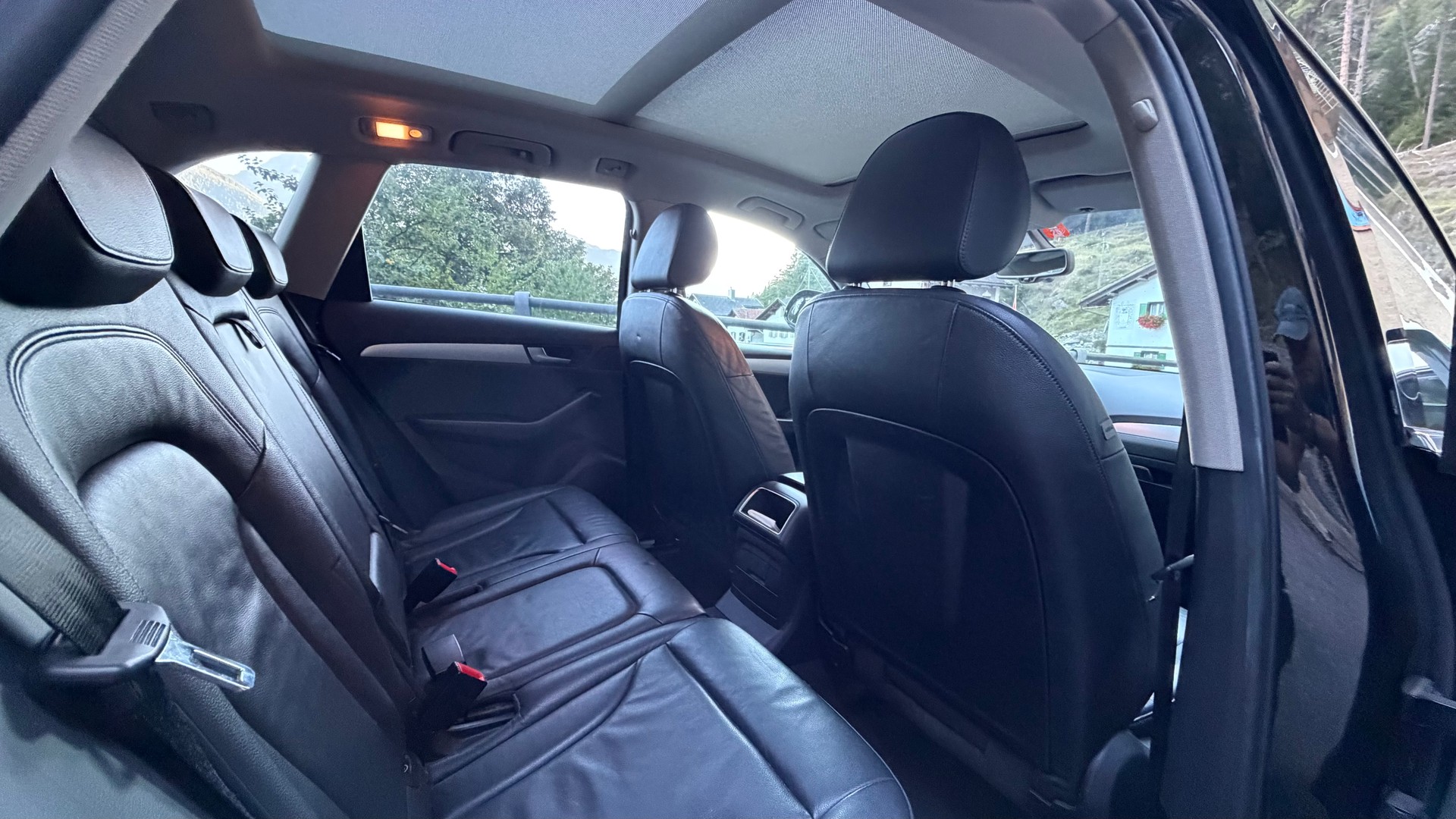 AUDI Q5 2.0 TFSI quattro S-tronic-image-12