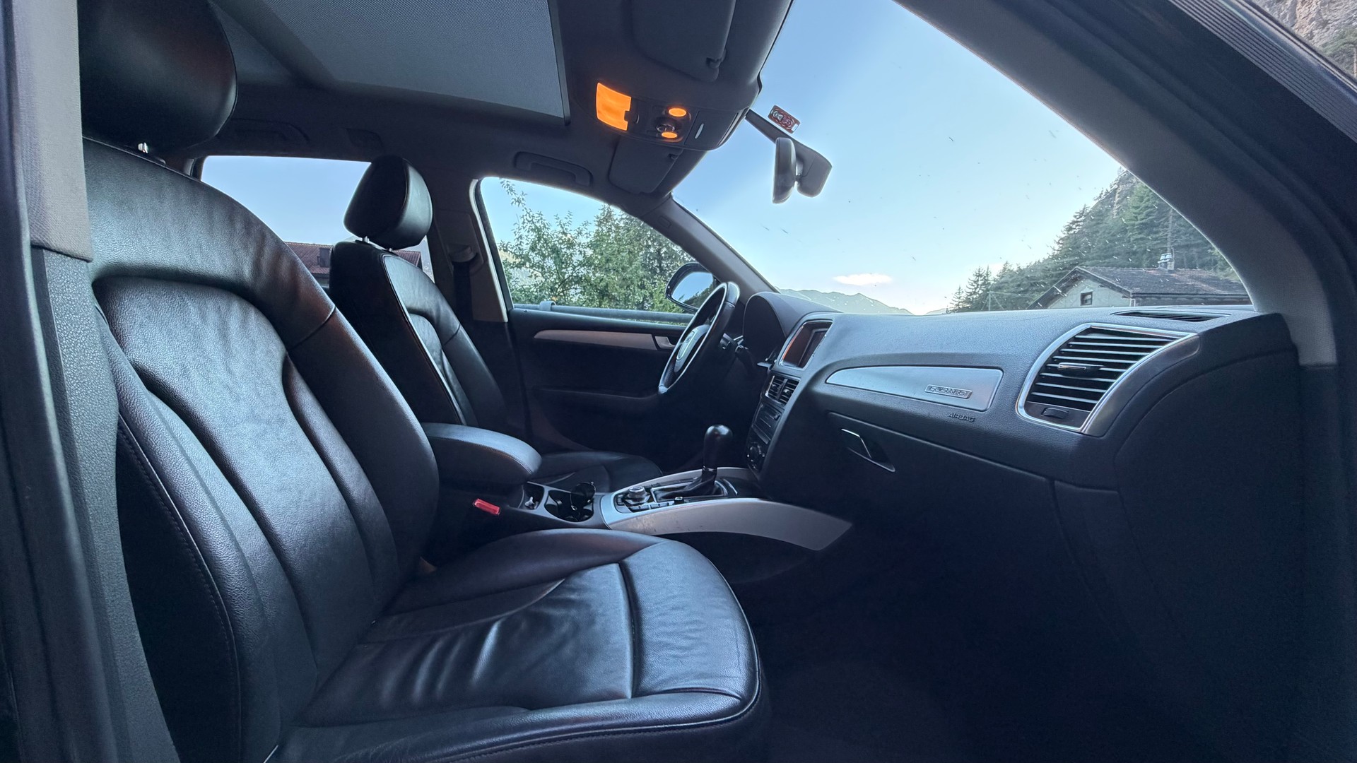 AUDI Q5 2.0 TFSI quattro S-tronic-image-11