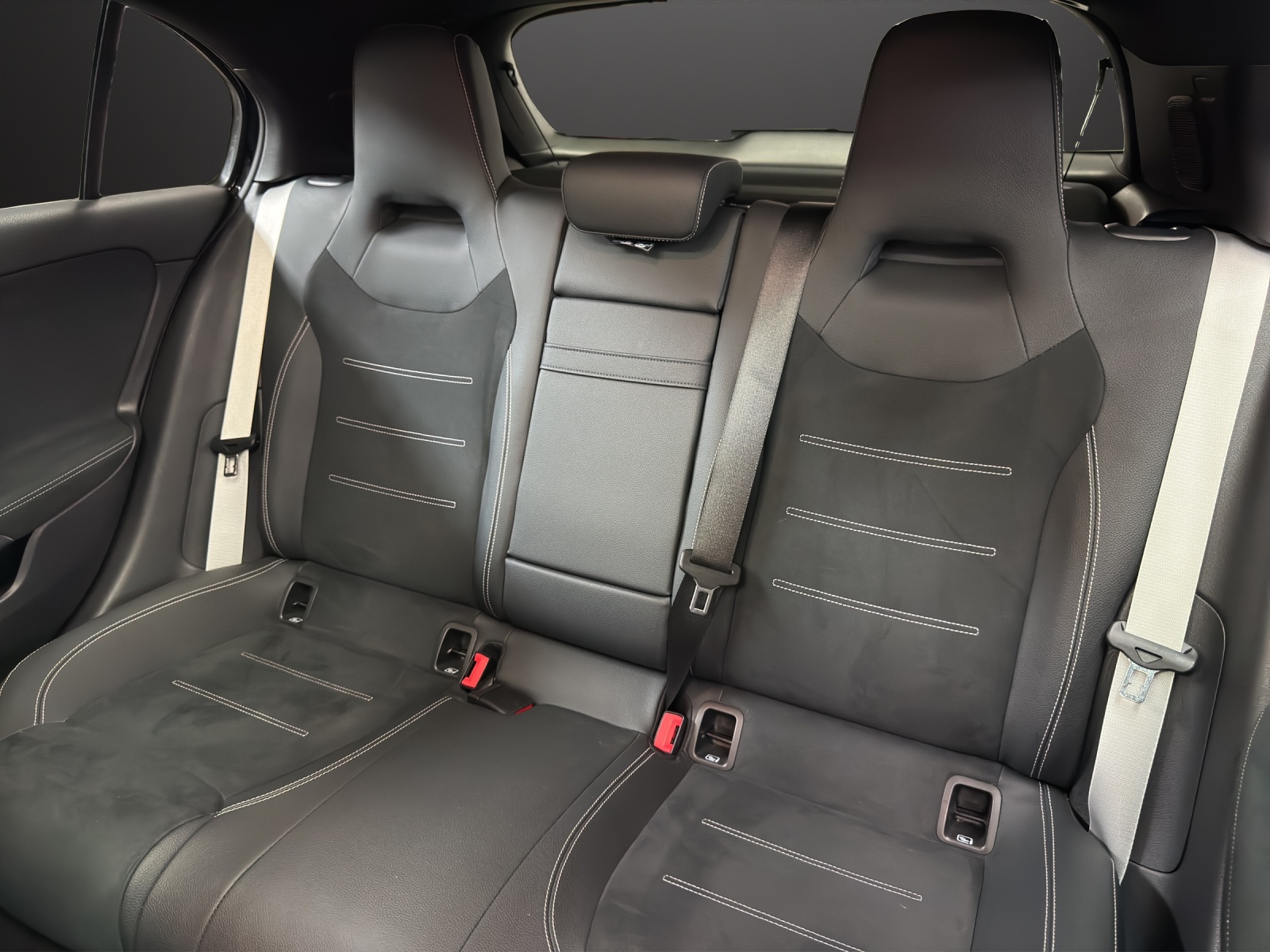 MERCEDES-BENZ A 250 4Matic 8G-DCT-image-14