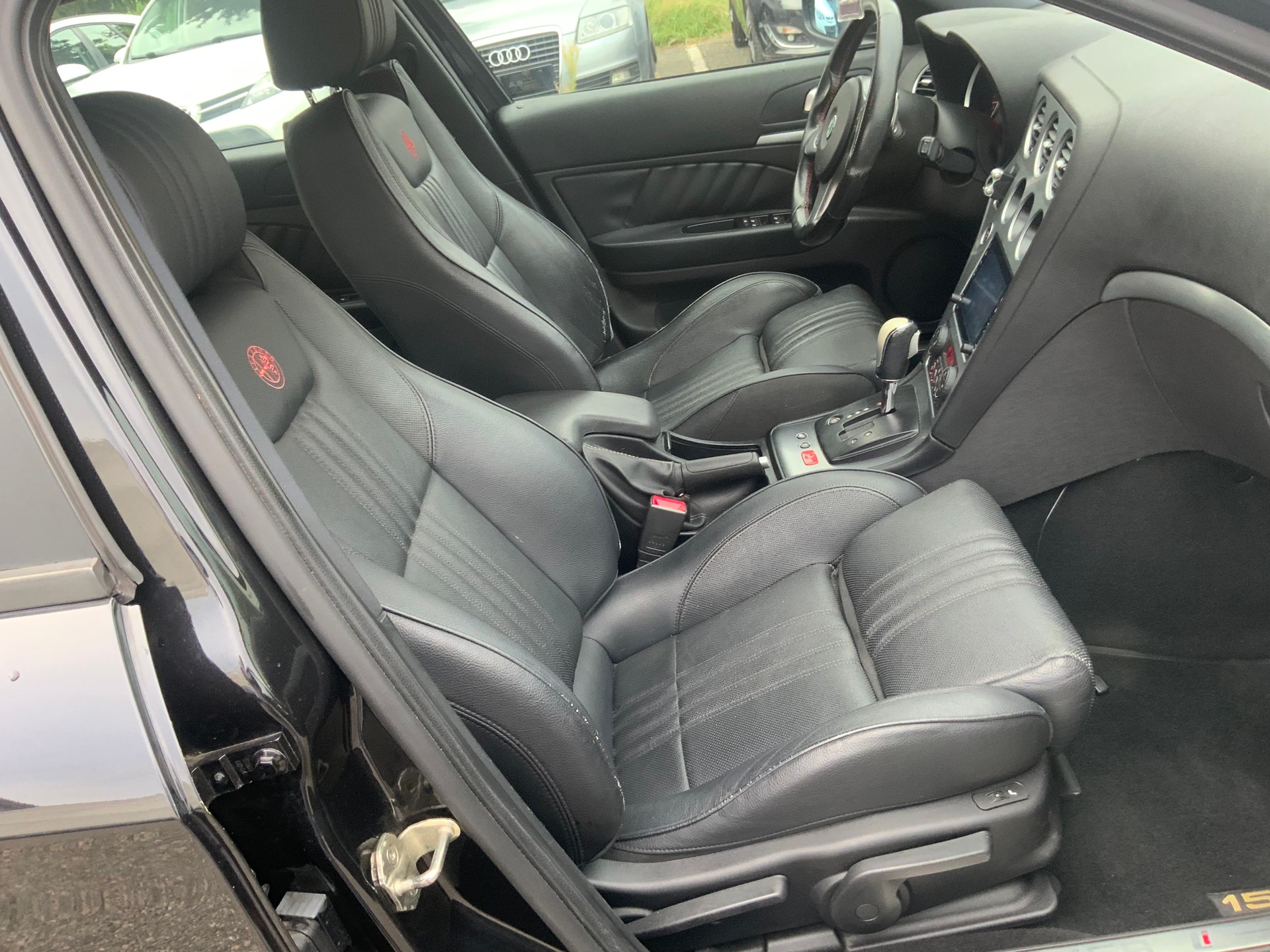 ALFA ROMEO 159 Sportwagon 2.4 JTD Distinctive Q-Tronic-image-12