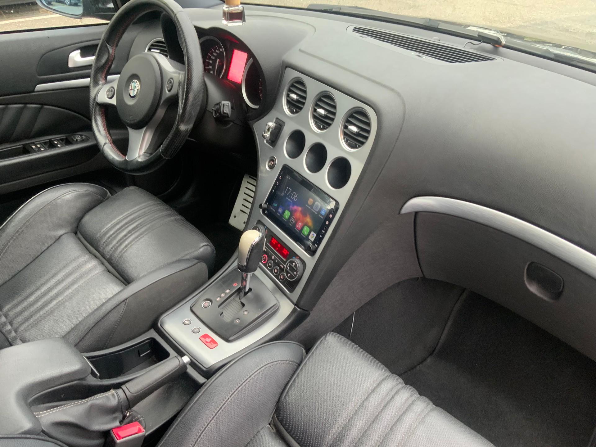 ALFA ROMEO 159 Sportwagon 2.4 JTD Distinctive Q-Tronic-image-11
