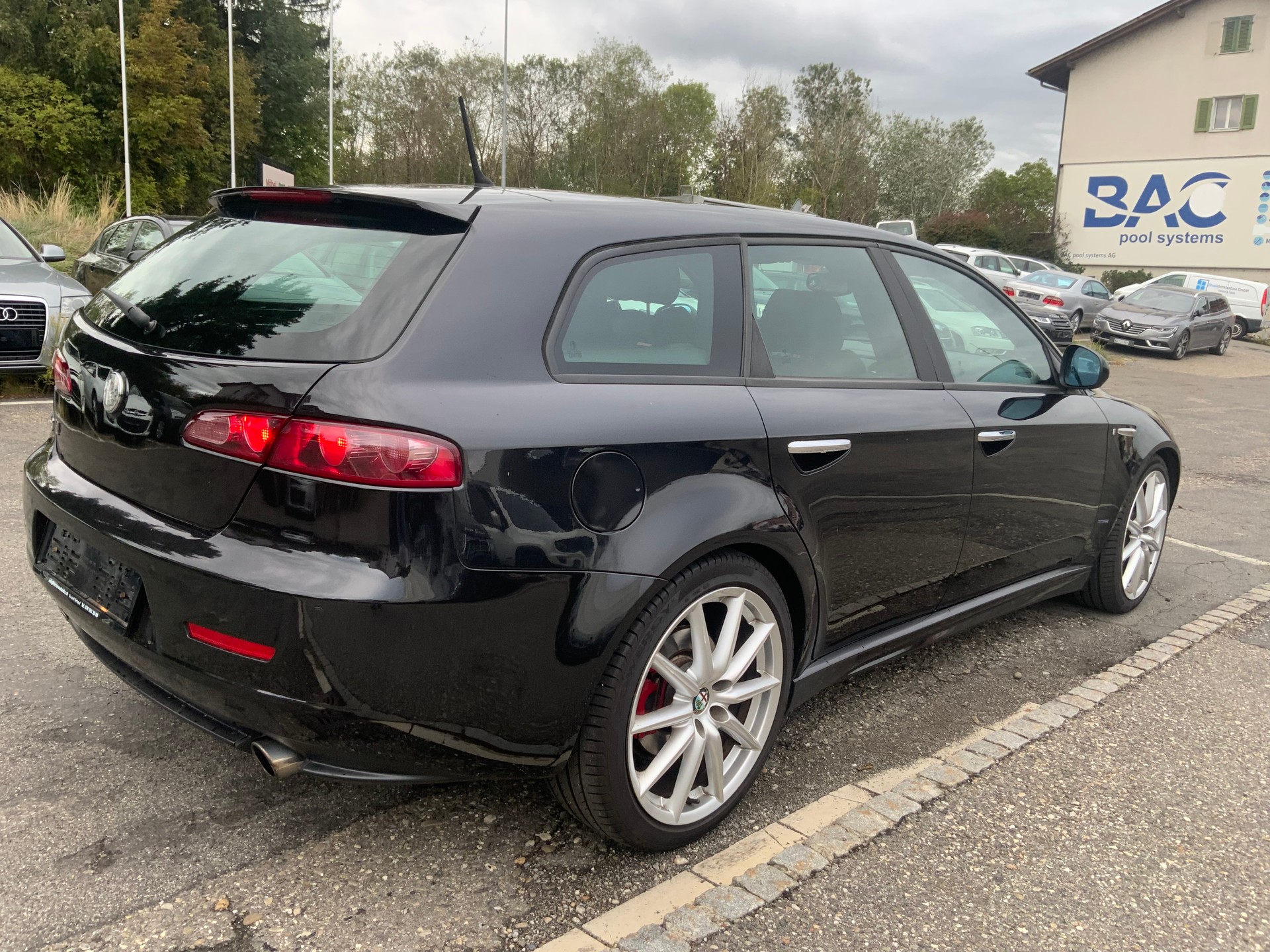 ALFA ROMEO 159 Sportwagon 2.4 JTD Distinctive Q-Tronic-image-3