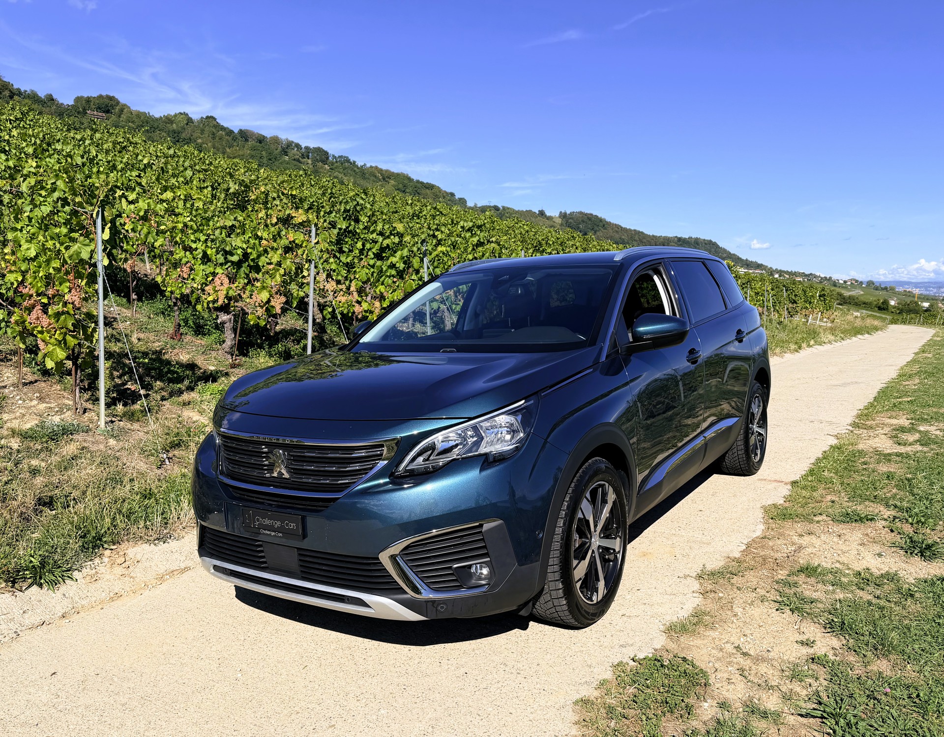 PEUGEOT 5008 1.2 Pure Tech Allure EAT8-image-1