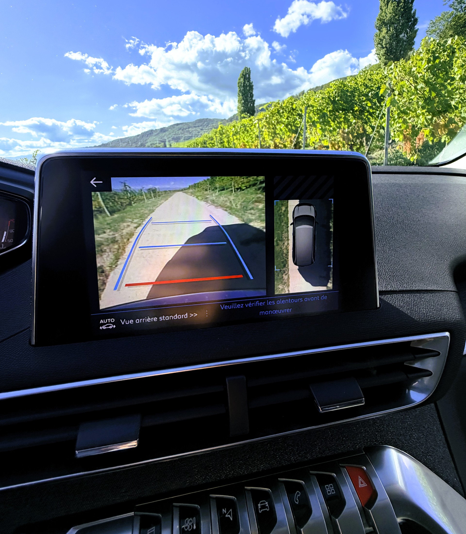 PEUGEOT 5008 1.2 Pure Tech Allure EAT8-image-22
