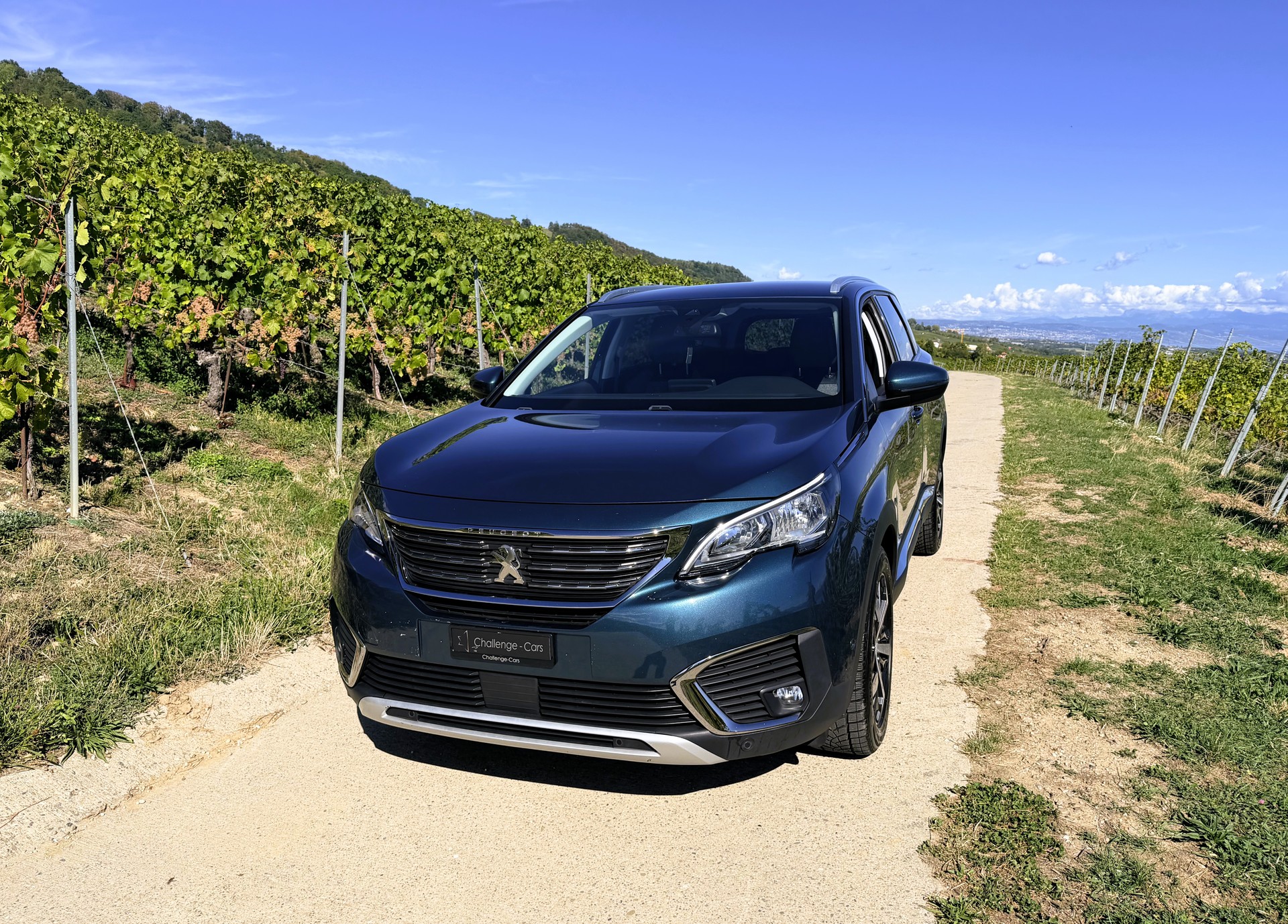 PEUGEOT 5008 1.2 Pure Tech Allure EAT8-image-2