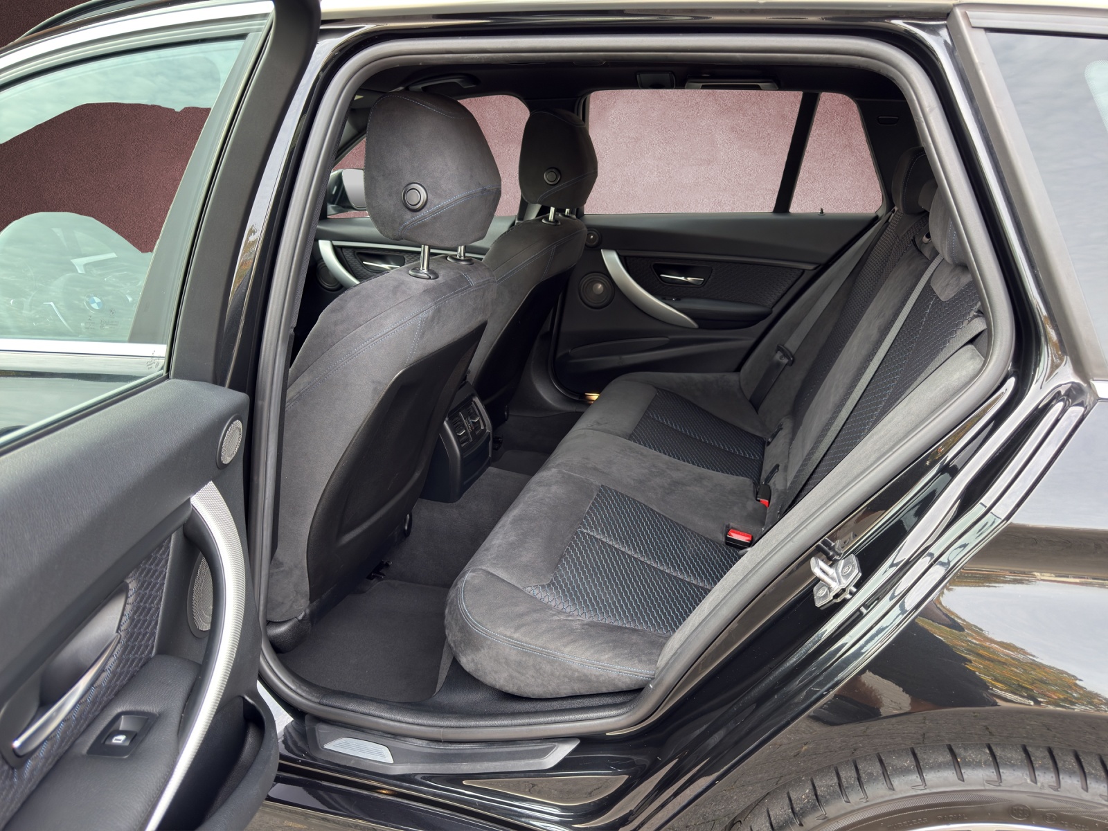 BMW 328i xDrive Touring M-Sportpaket Steptronic-image-11