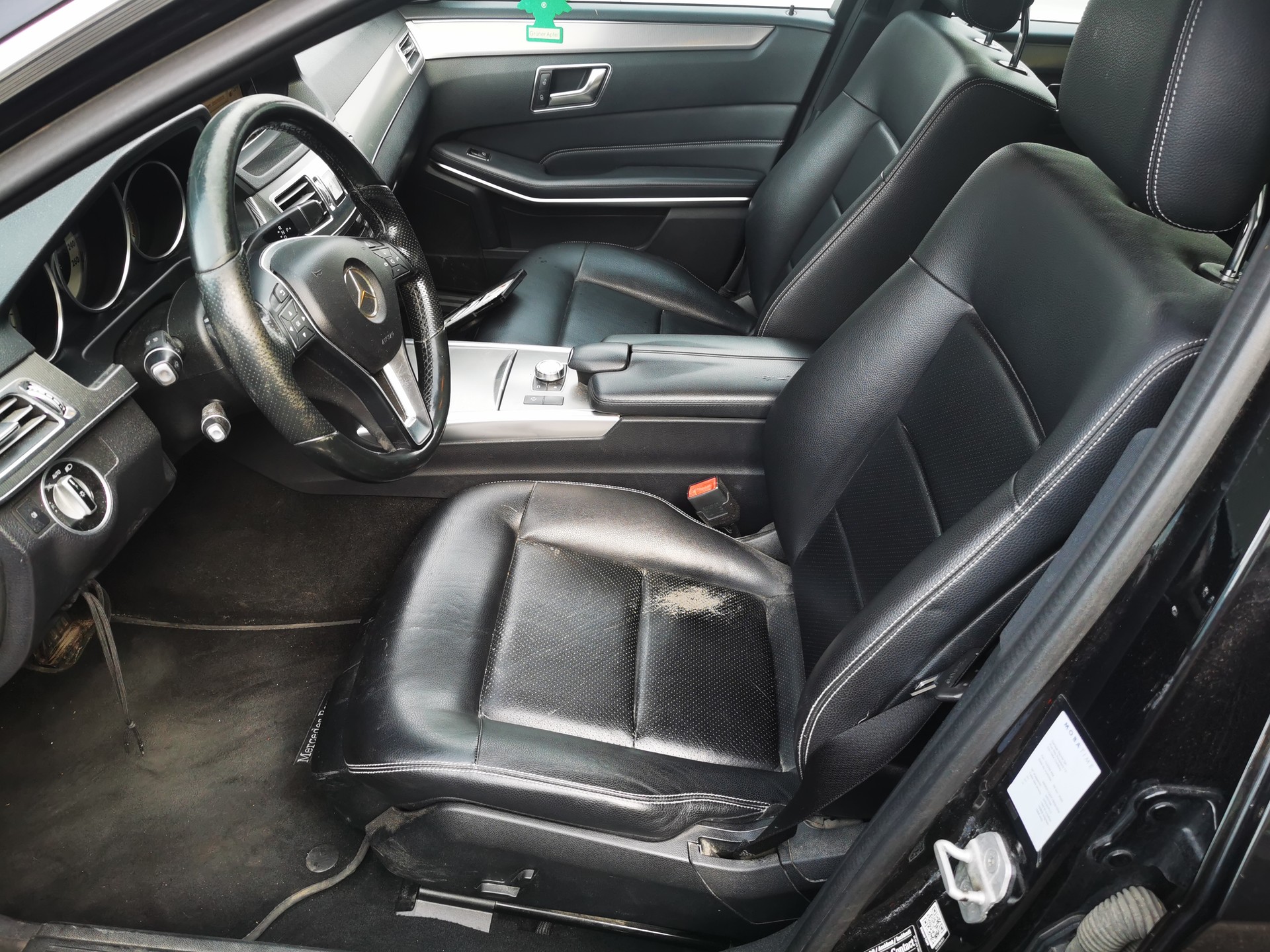 MERCEDES-BENZ E 250 BlueTEC 4Matic 7G-Tronic-image-13