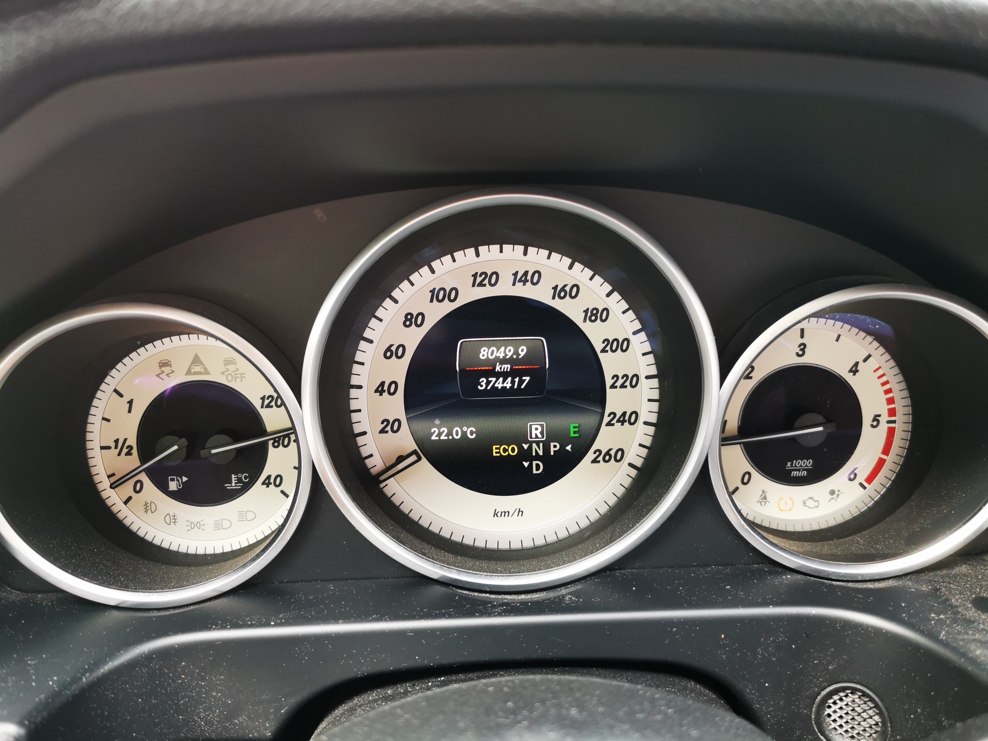 MERCEDES-BENZ E 250 BlueTEC 4Matic 7G-Tronic-image-8