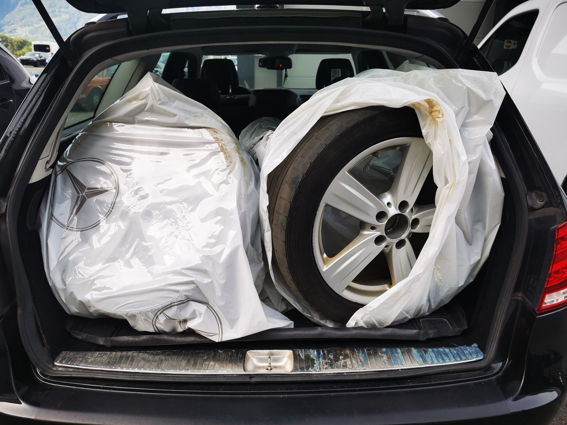 MERCEDES-BENZ E 250 BlueTEC 4Matic 7G-Tronic-image-9