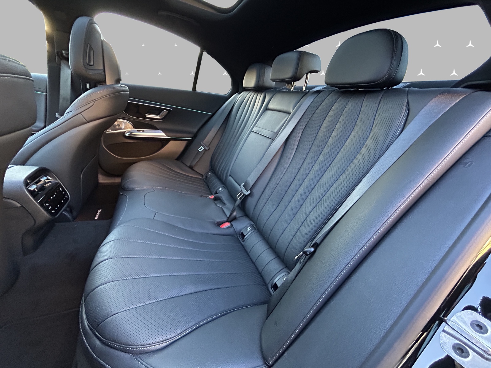 MERCEDES-BENZ E 220 d T 4Matic 9G-Tronic-image-13