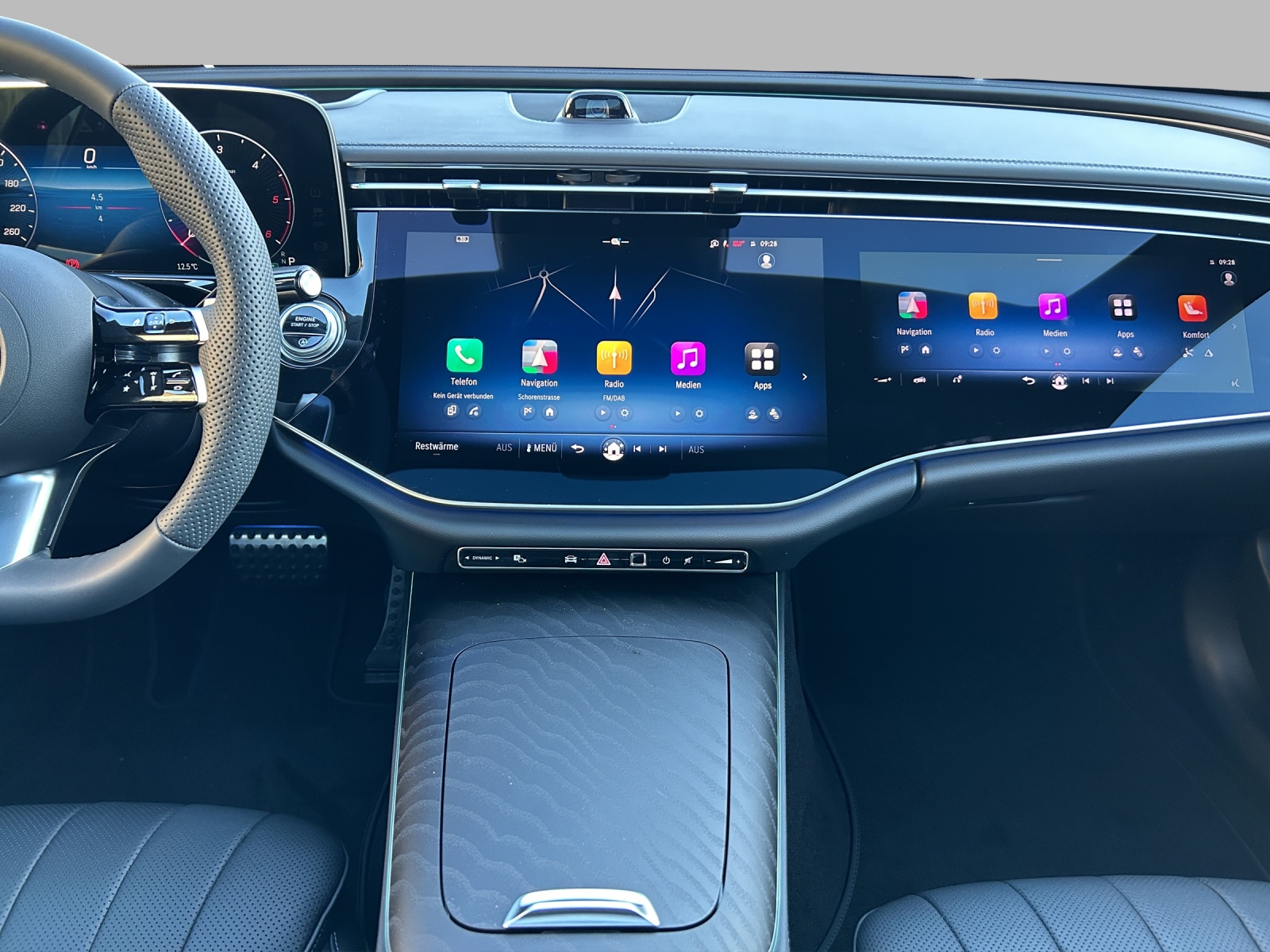 MERCEDES-BENZ E 220 d T 4Matic 9G-Tronic-image-12