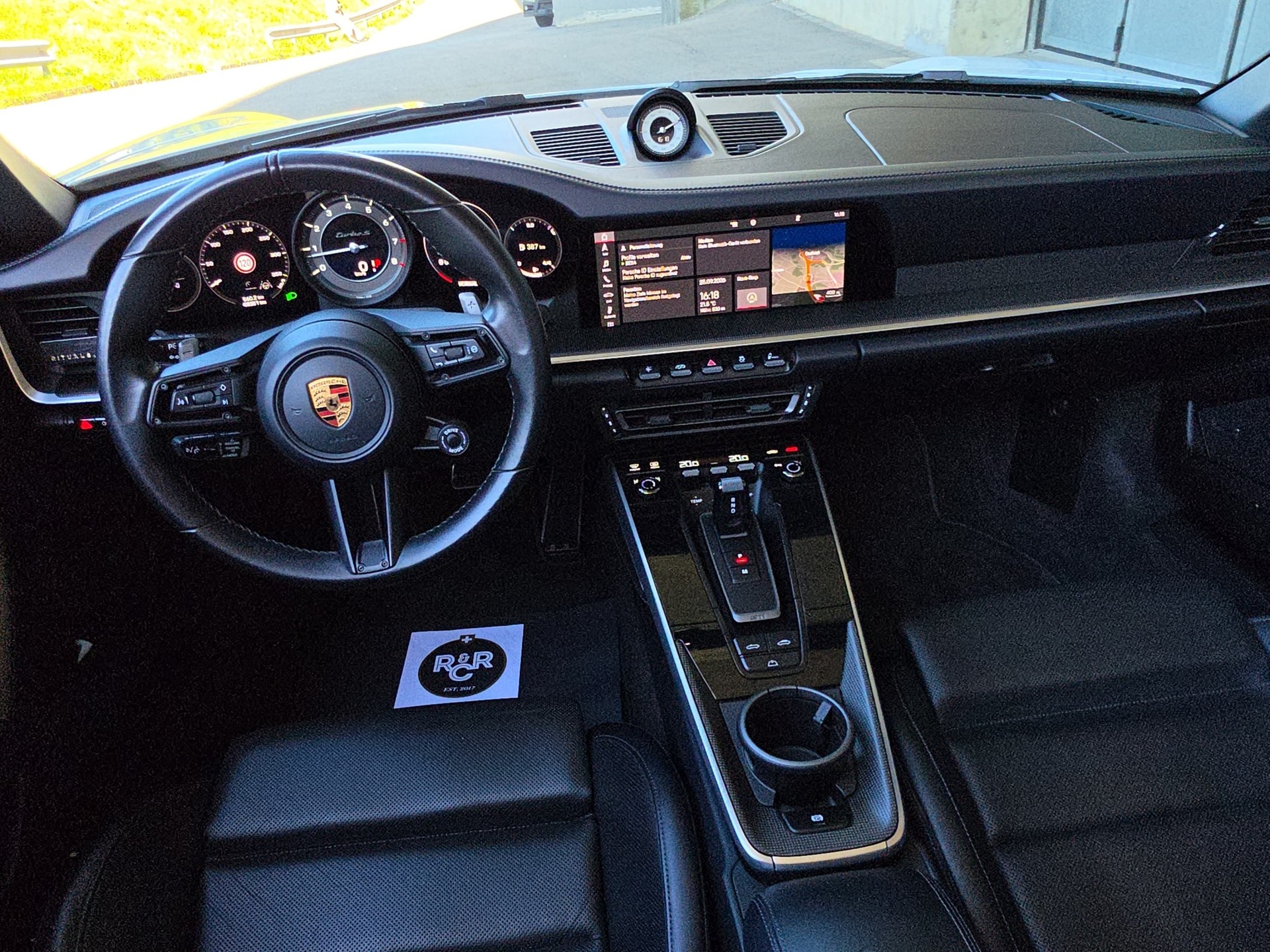 PORSCHE 911 Cabriolet 3.7 Turbo S PDK-image-18