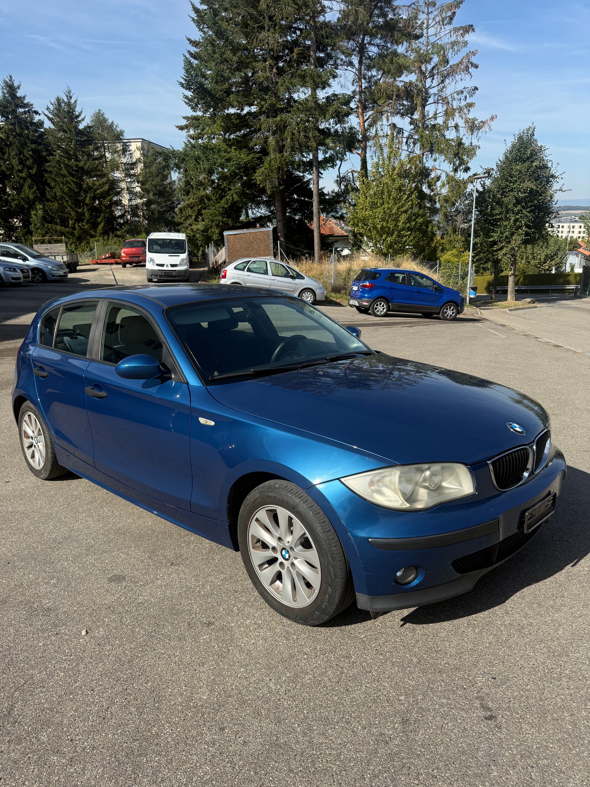 BMW 118i-image-1
