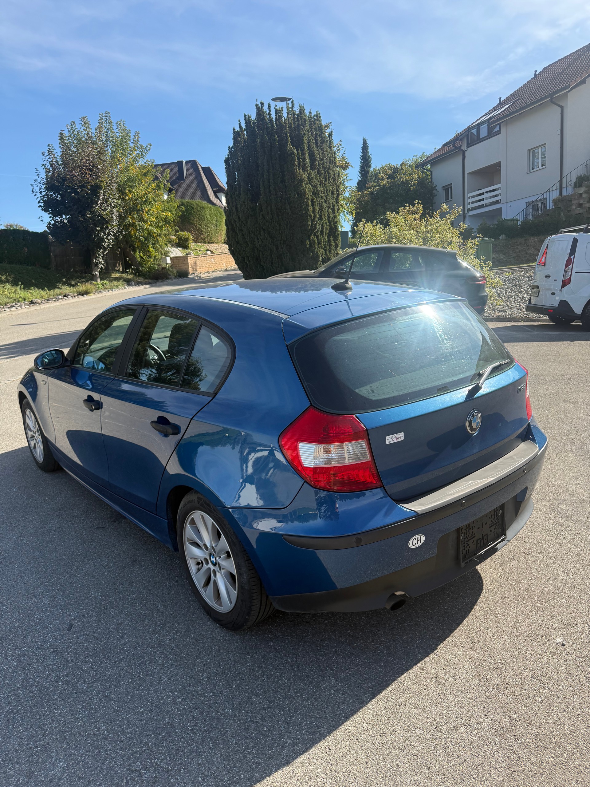 BMW 118i-image-4